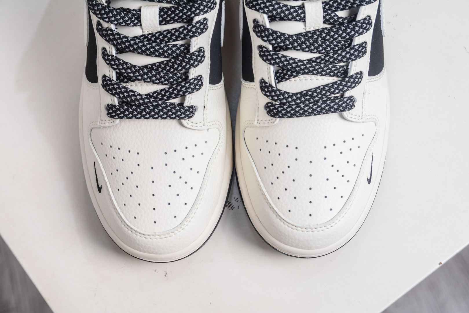 270 Nike SB Dunk Low x Balenciaga 巴黎世家联名-蓝棕粉勾 DD1988-002-Chinese UA Cheap High Quatity Brand Clothes Bags handbags Sneakers wholesale wholesaler seller from China Factory suppliers Fashion Clothing Shoes best Quality Beautiful Price 270 Nike SB Dunk Low x Balenciaga 巴黎世家联名-蓝棕粉勾 DD1988-002