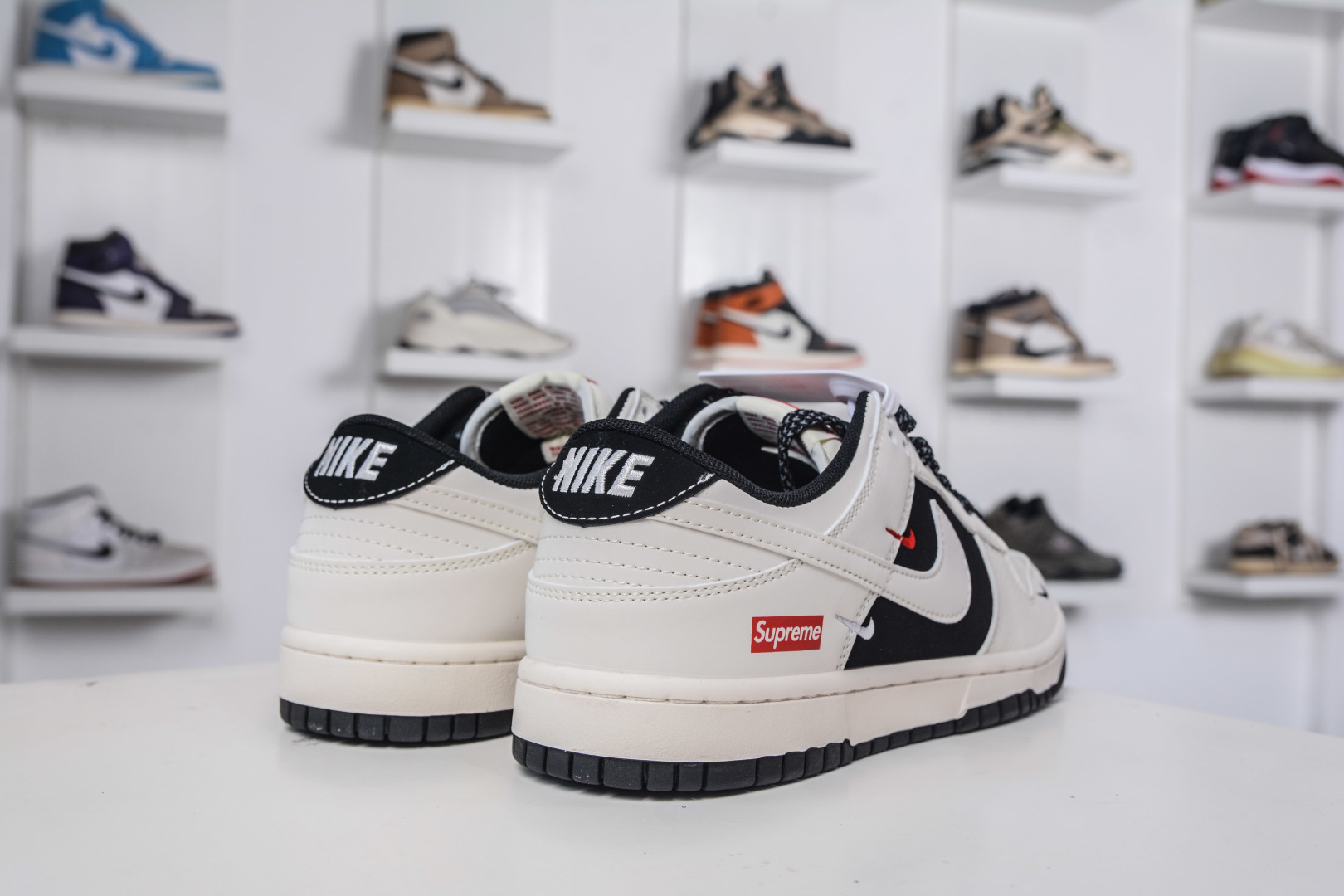 270 Nike SB Dunk Low x Balenciaga 巴黎世家联名-蓝棕粉勾 DD1988-002-Chinese UA Cheap High Quatity Brand Clothes Bags handbags Sneakers wholesale wholesaler seller from China Factory suppliers Fashion Clothing Shoes best Quality Beautiful Price 270 Nike SB Dunk Low x Balenciaga 巴黎世家联名-蓝棕粉勾 DD1988-002