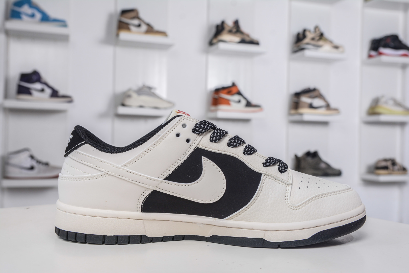 270 Nike SB Dunk Low x Balenciaga 巴黎世家联名-蓝棕粉勾 DD1988-002-Chinese UA Cheap High Quatity Brand Clothes Bags handbags Sneakers wholesale wholesaler seller from China Factory suppliers Fashion Clothing Shoes best Quality Beautiful Price 270 Nike SB Dunk Low x Balenciaga 巴黎世家联名-蓝棕粉勾 DD1988-002