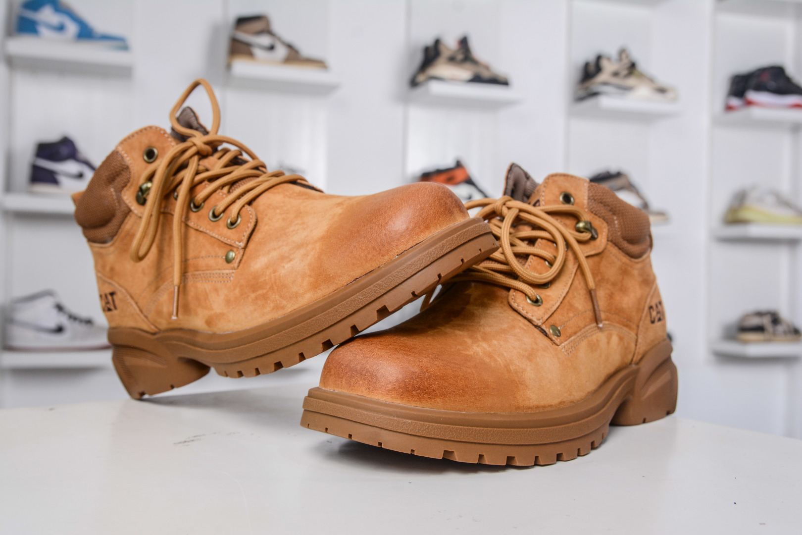 260 CAT卡特 硬汉推土机品牌 典百搭户外中帮休闲马丁靴系列 P721913