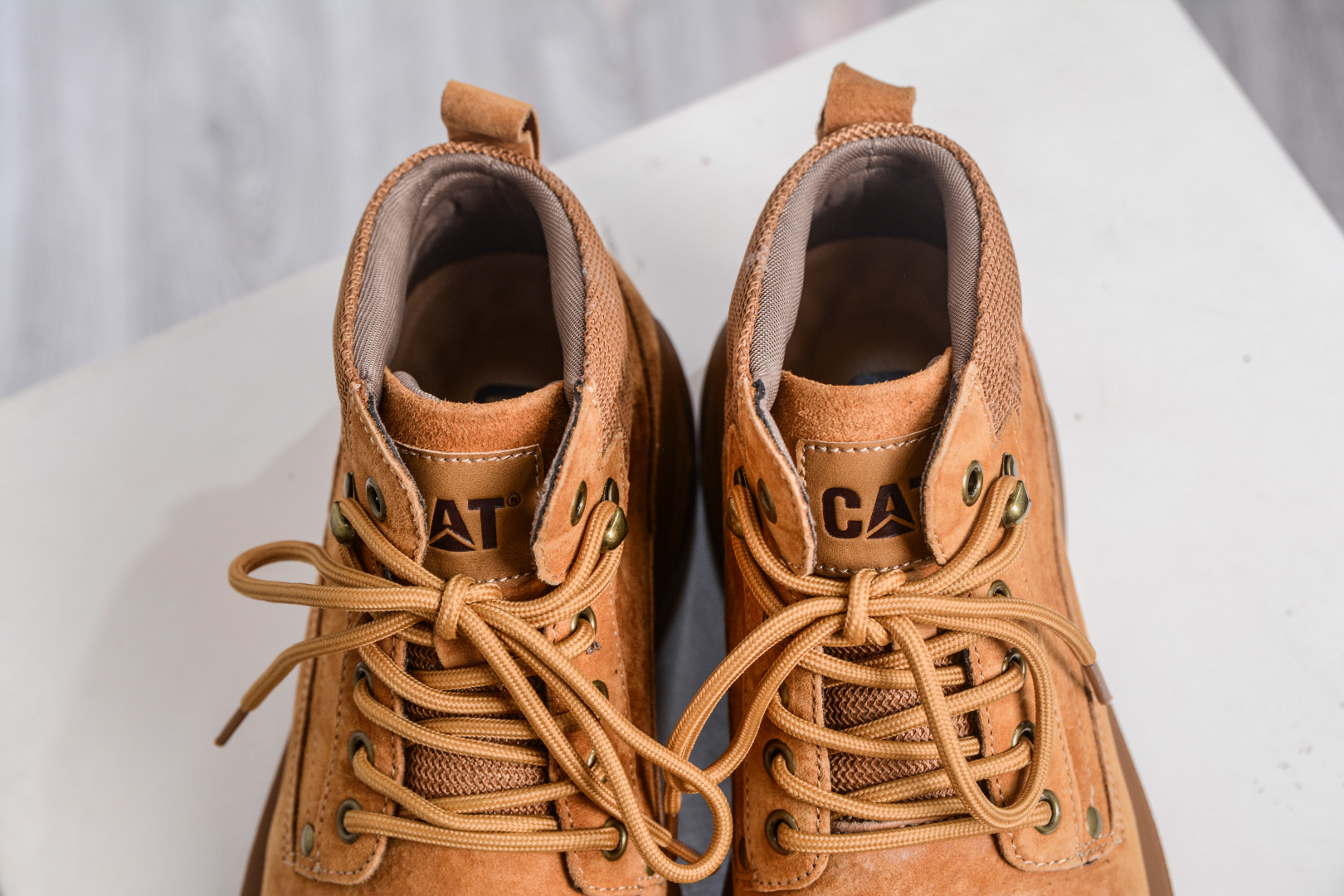 260 CAT卡特 硬汉推土机品牌 典百搭户外中帮休闲马丁靴系列 P721913