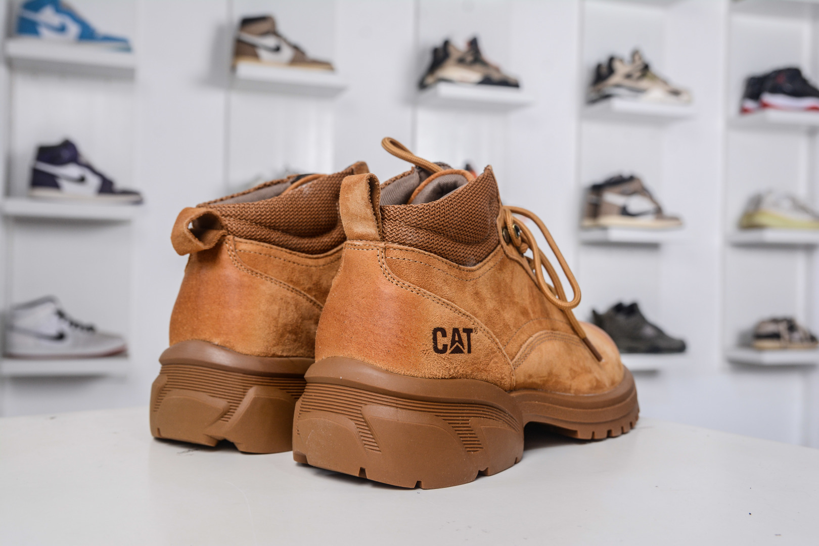 260 CAT卡特 硬汉推土机品牌 典百搭户外中帮休闲马丁靴系列 P721913