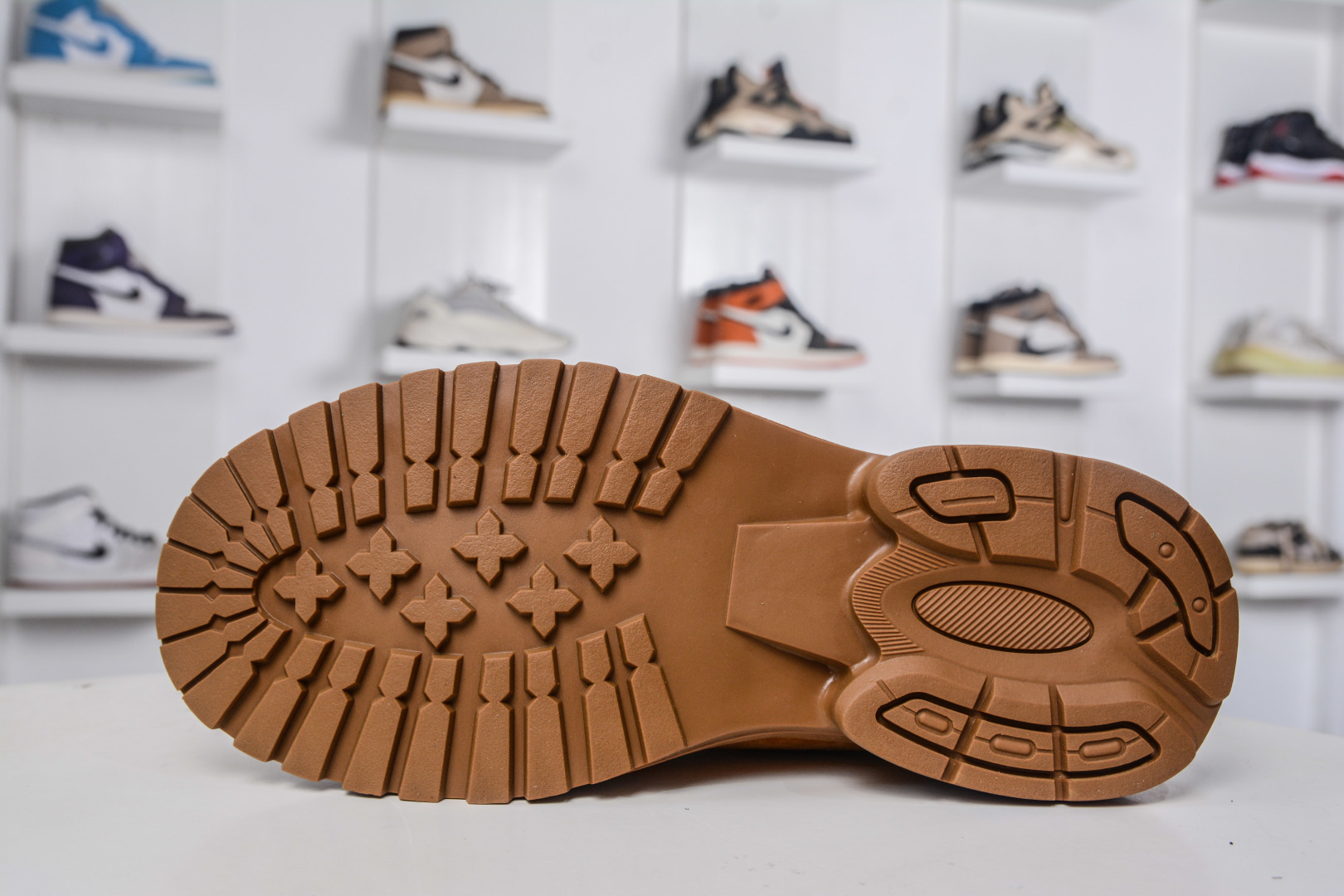 260 CAT卡特 硬汉推土机品牌 典百搭户外中帮休闲马丁靴系列 P721913