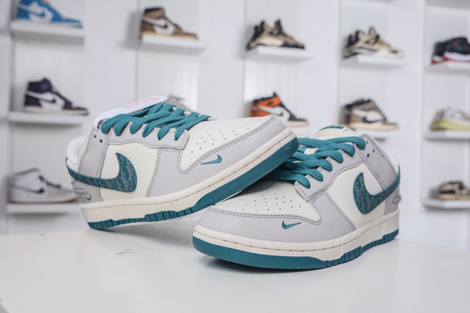 Nike SB Dunk Low x Dior Collab: Premium Grey, White & Green Sneakers 5 cmp i1759601758992 8958 0 3