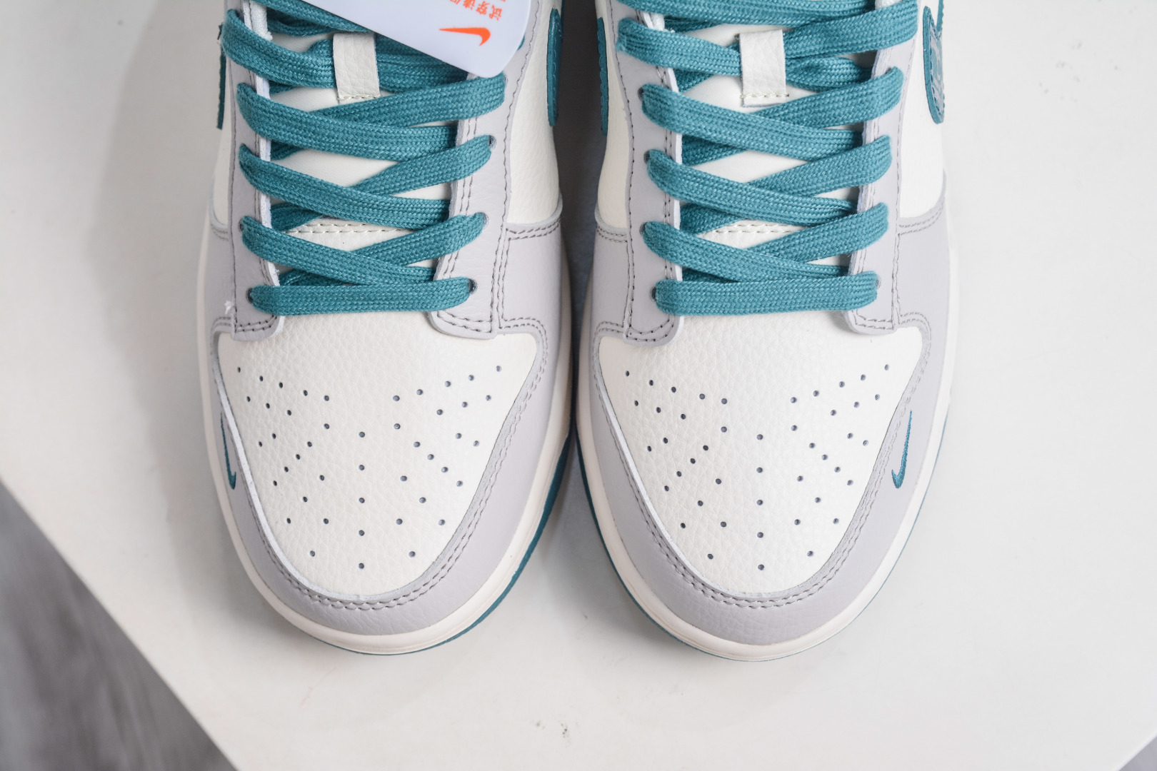 Nike SB Dunk Low x Dior Collab: Premium Grey, White & Green Sneakers 10 cmp i1759601758995 4324 0 8