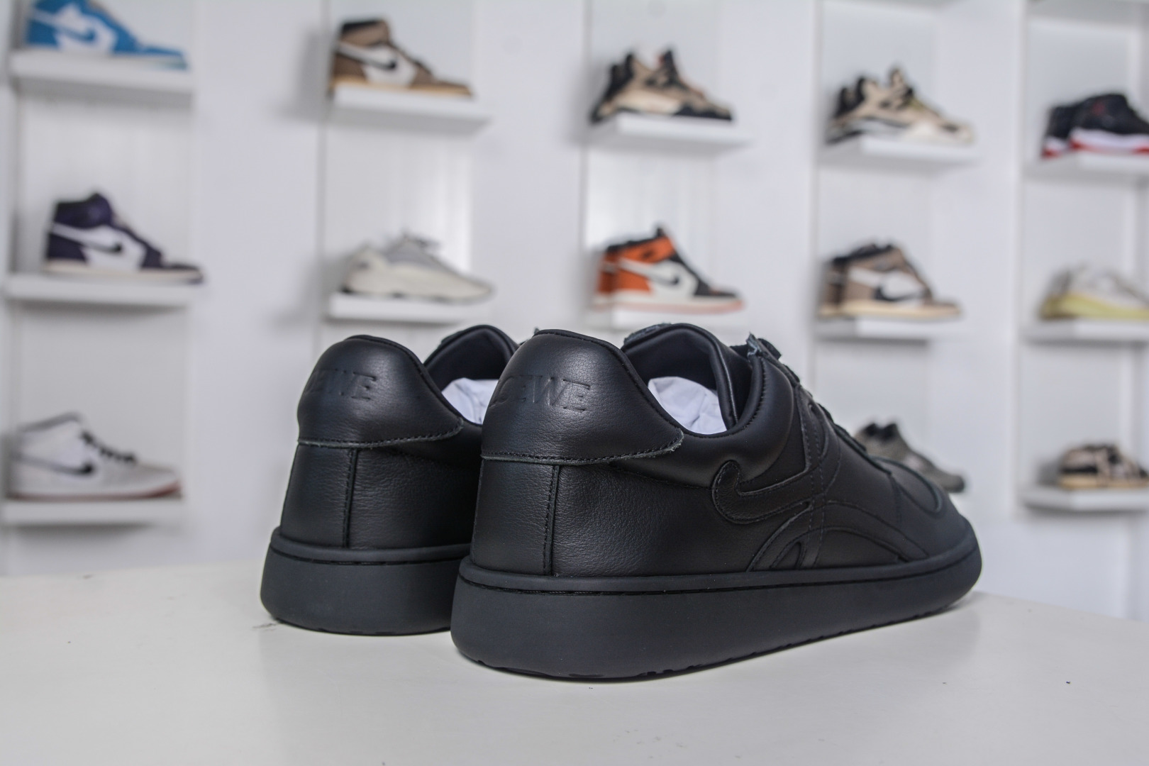 Loewe Jambo Leather Lace-Up Sneakers - Round Toe, Low-Profile Design 7 cmp i1759601992214 7813 0 5