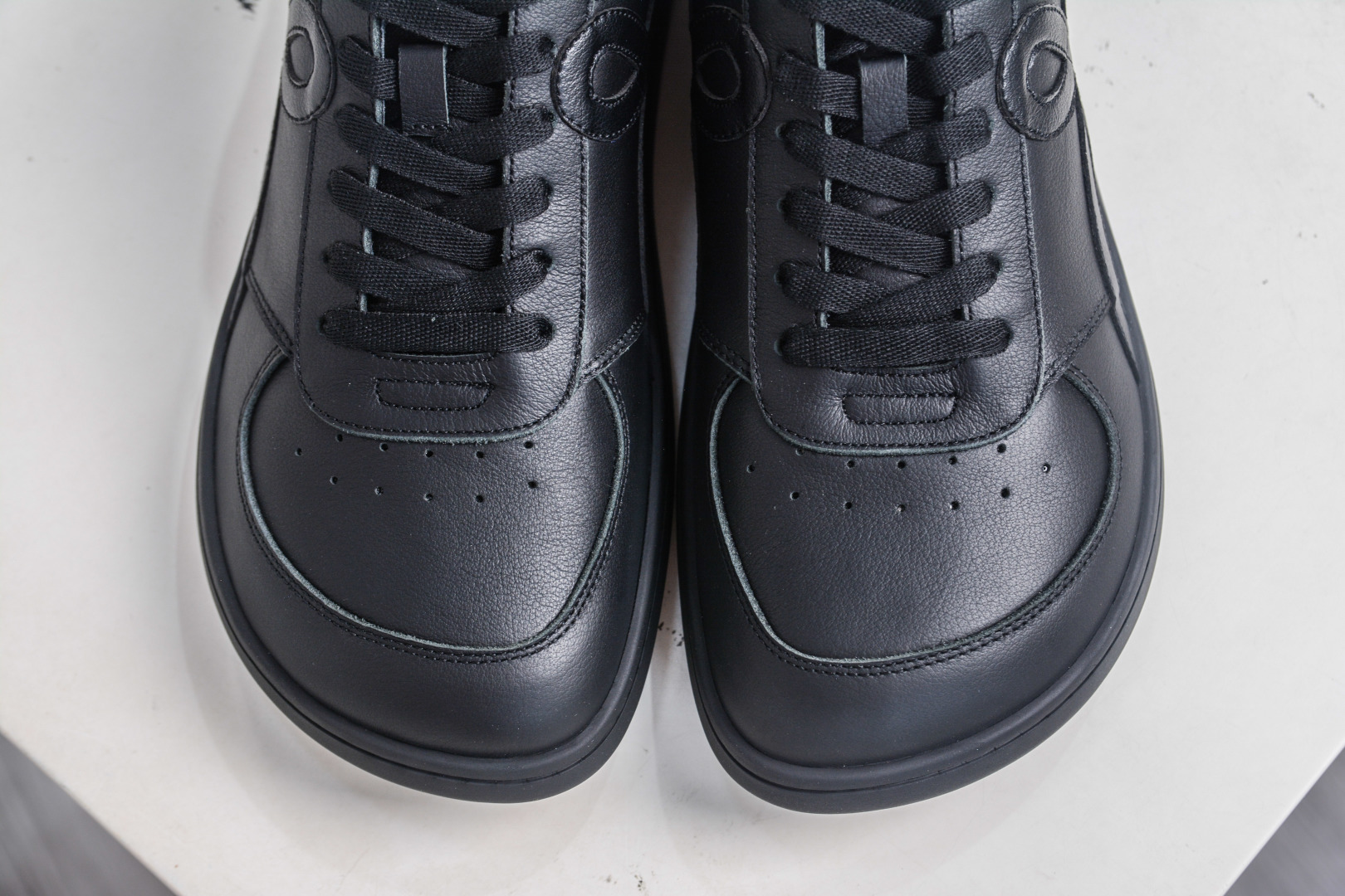 Loewe Jambo Leather Lace-Up Sneakers - Round Toe, Low-Profile Design 10 cmp i1759601993273 6121 0 8