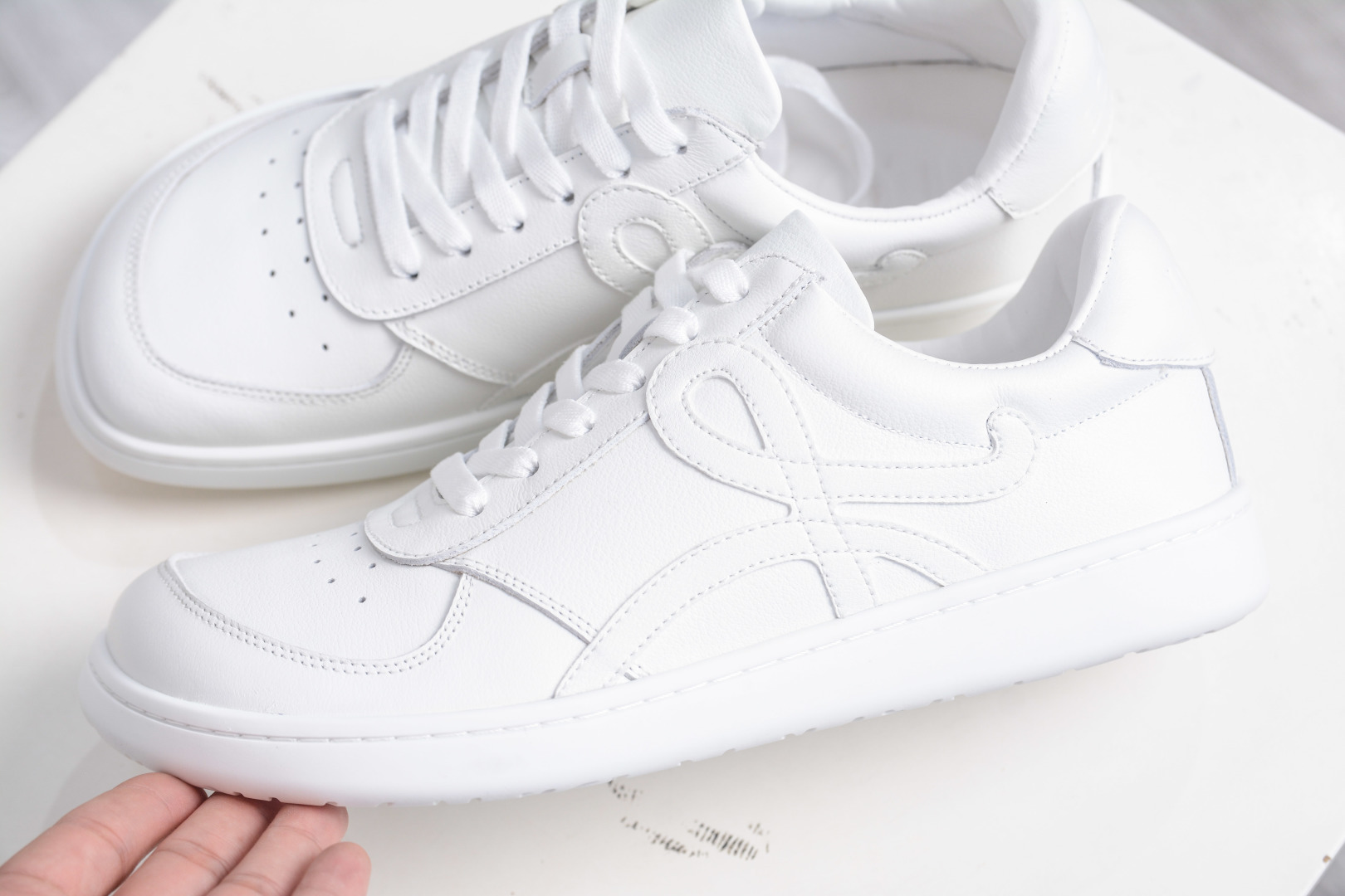 330 LOEWE罗意威 Jambo 牛皮革 圆头系带低班男鞋