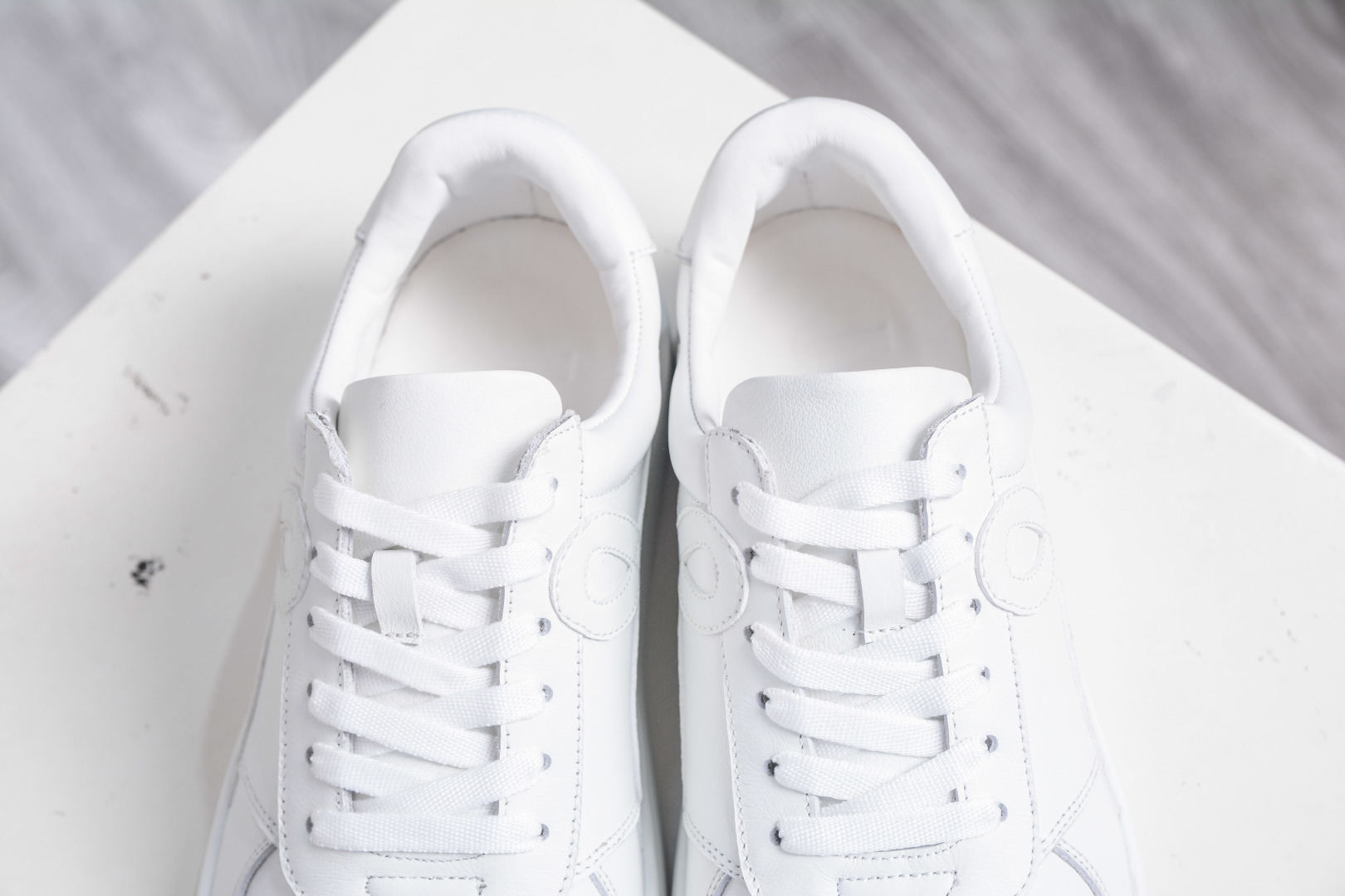 330 LOEWE罗意威 Jambo 牛皮革 圆头系带低班男鞋