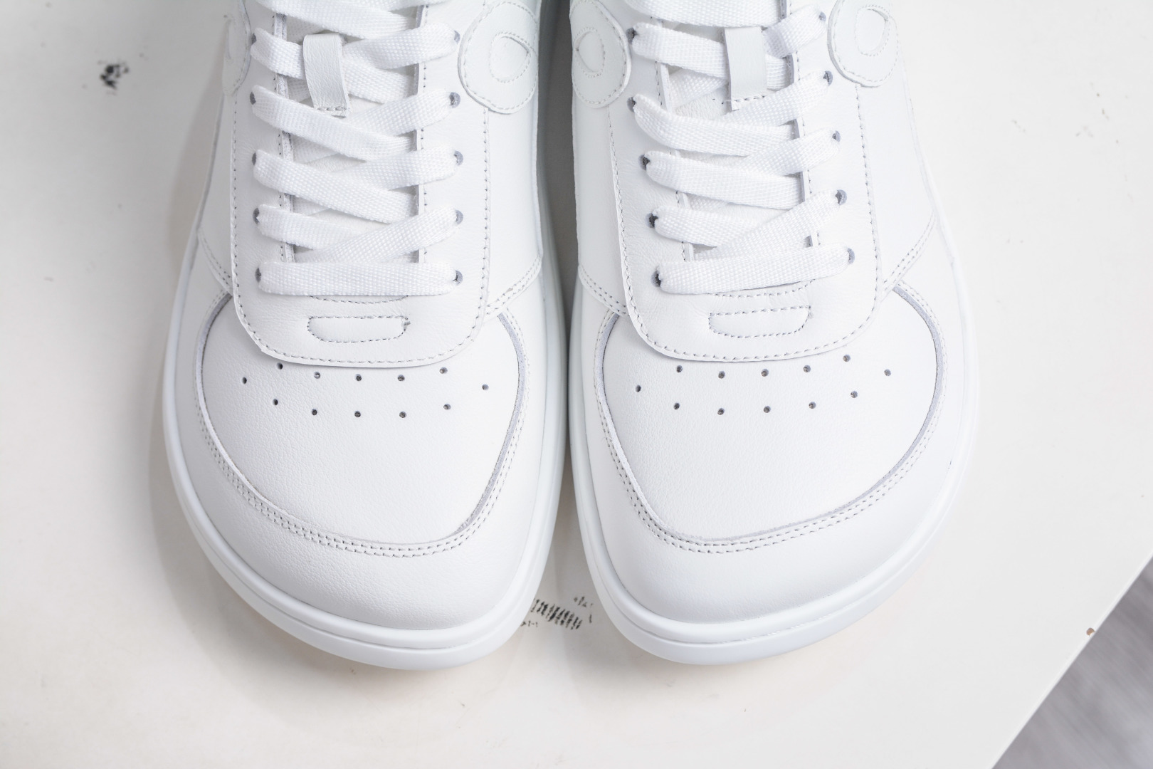 330 LOEWE罗意威 Jambo 牛皮革 圆头系带低班男鞋