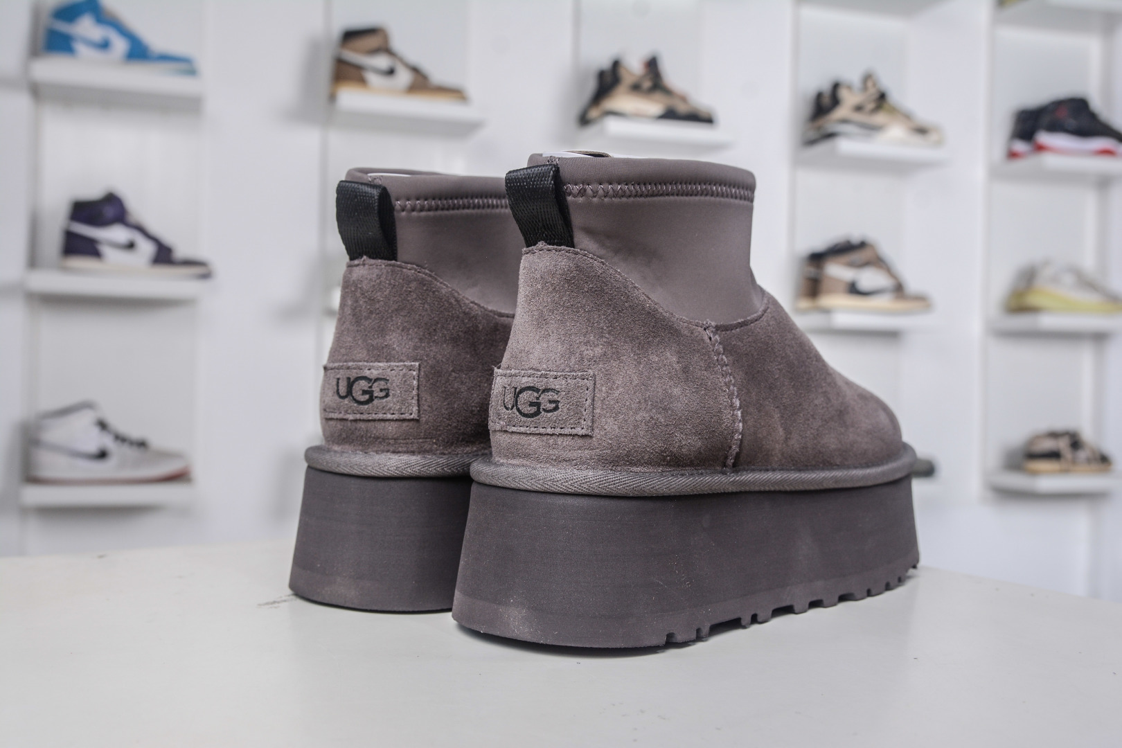 240 UGG CLASSIC MINI DIPPER 迪丽热巴同款短靴 1168170