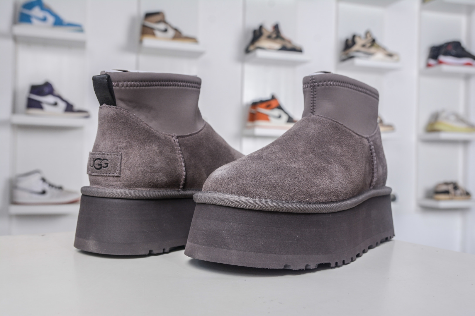 240 UGG CLASSIC MINI DIPPER 迪丽热巴同款短靴 1168170