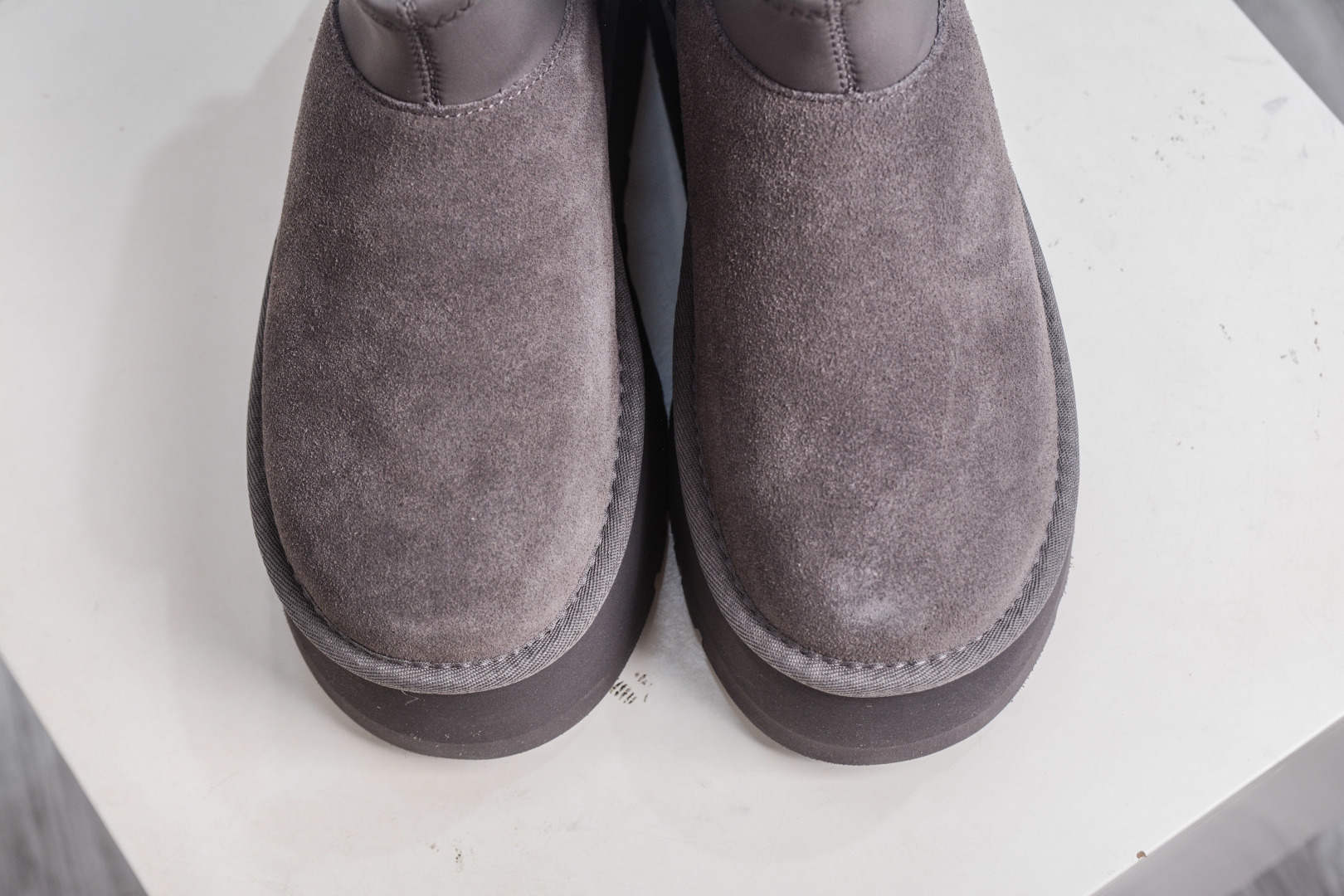 240 UGG CLASSIC MINI DIPPER 迪丽热巴同款短靴 1168170