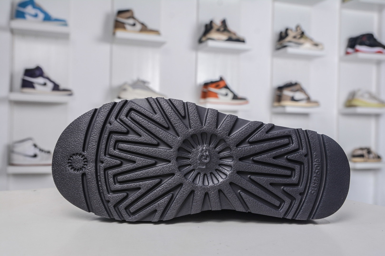 240 UGG CLASSIC MINI DIPPER 迪丽热巴同款短靴 1168170