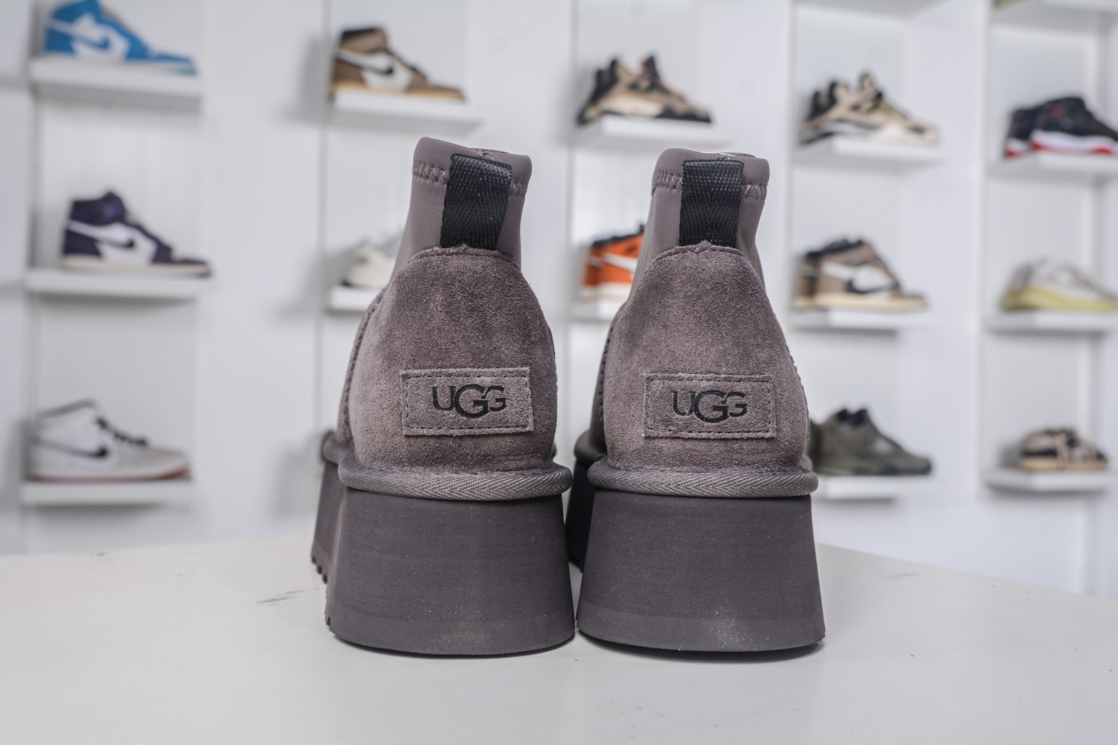 240 UGG CLASSIC MINI DIPPER 迪丽热巴同款短靴 1168170