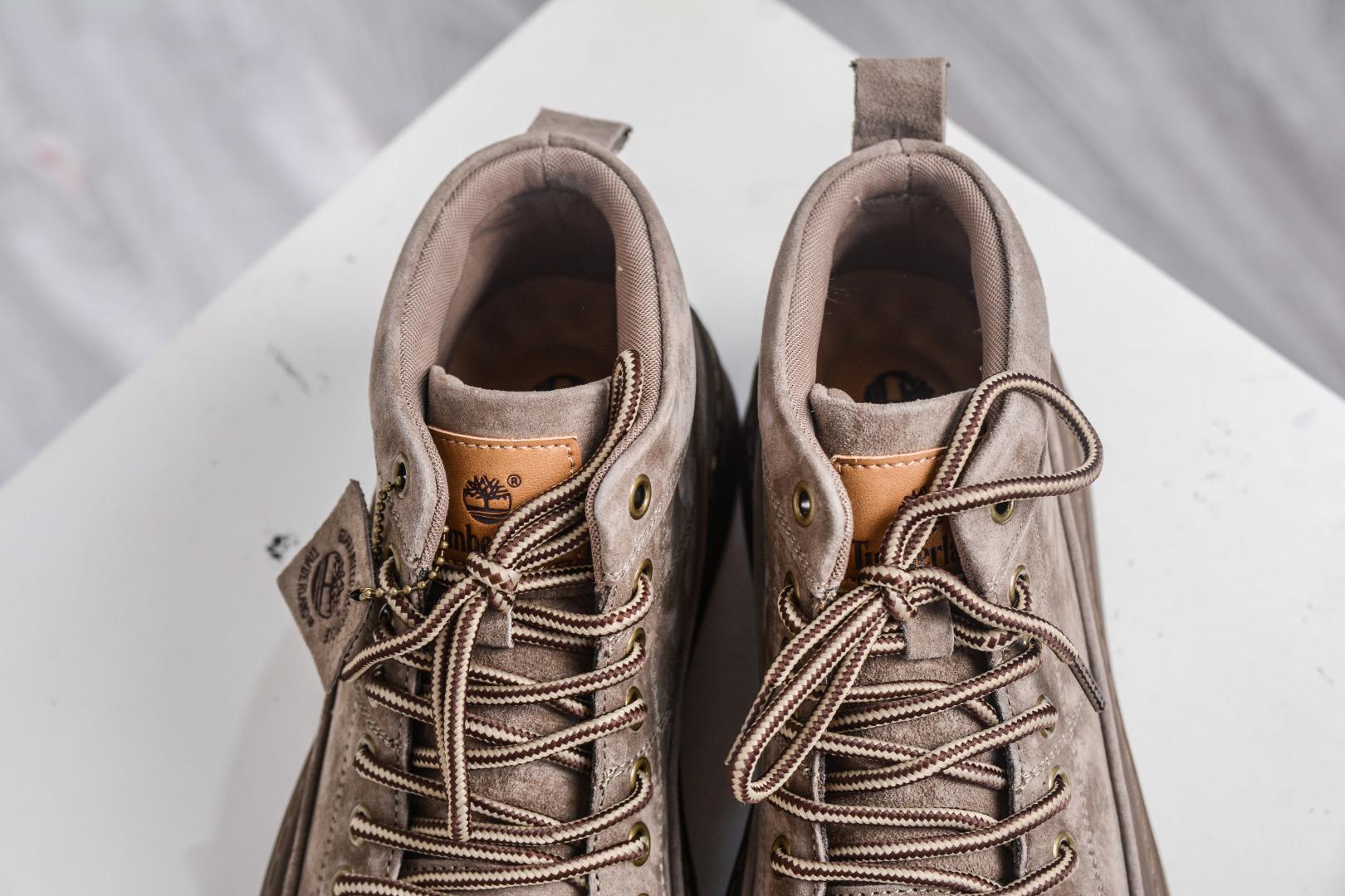 Timberland 添柏岚/天伯伦 户外中帮休闲马丁靴系列 TB10072 KHAKI