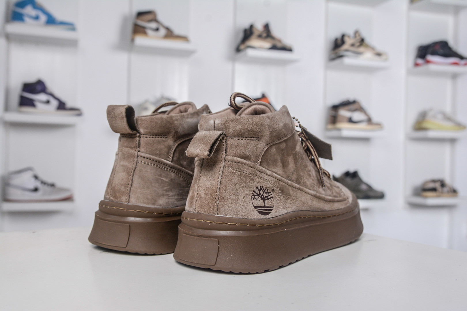 Timberland 添柏岚/天伯伦 户外中帮休闲马丁靴系列 TB10072 KHAKI