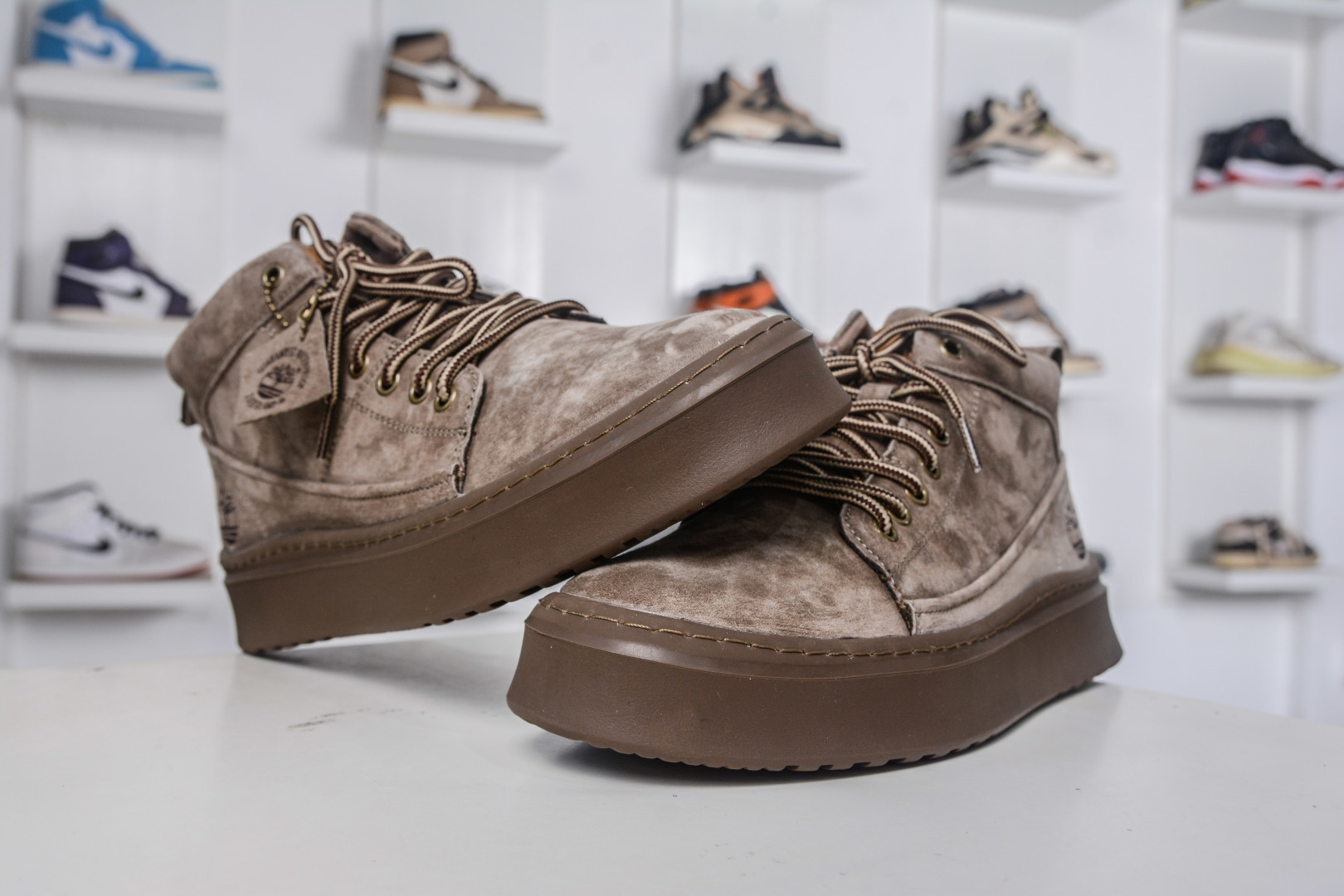 Timberland 添柏岚/天伯伦 户外中帮休闲马丁靴系列 TB10072 KHAKI