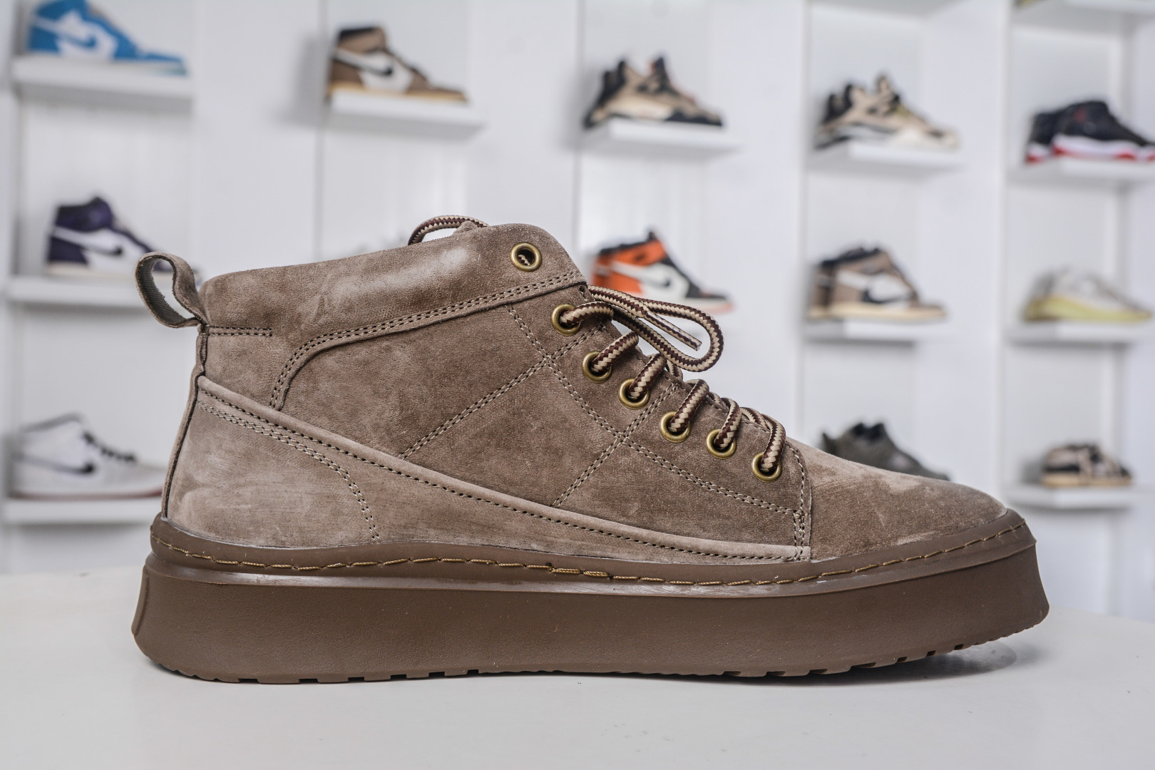 Timberland 添柏岚/天伯伦 户外中帮休闲马丁靴系列 TB10072 KHAKI