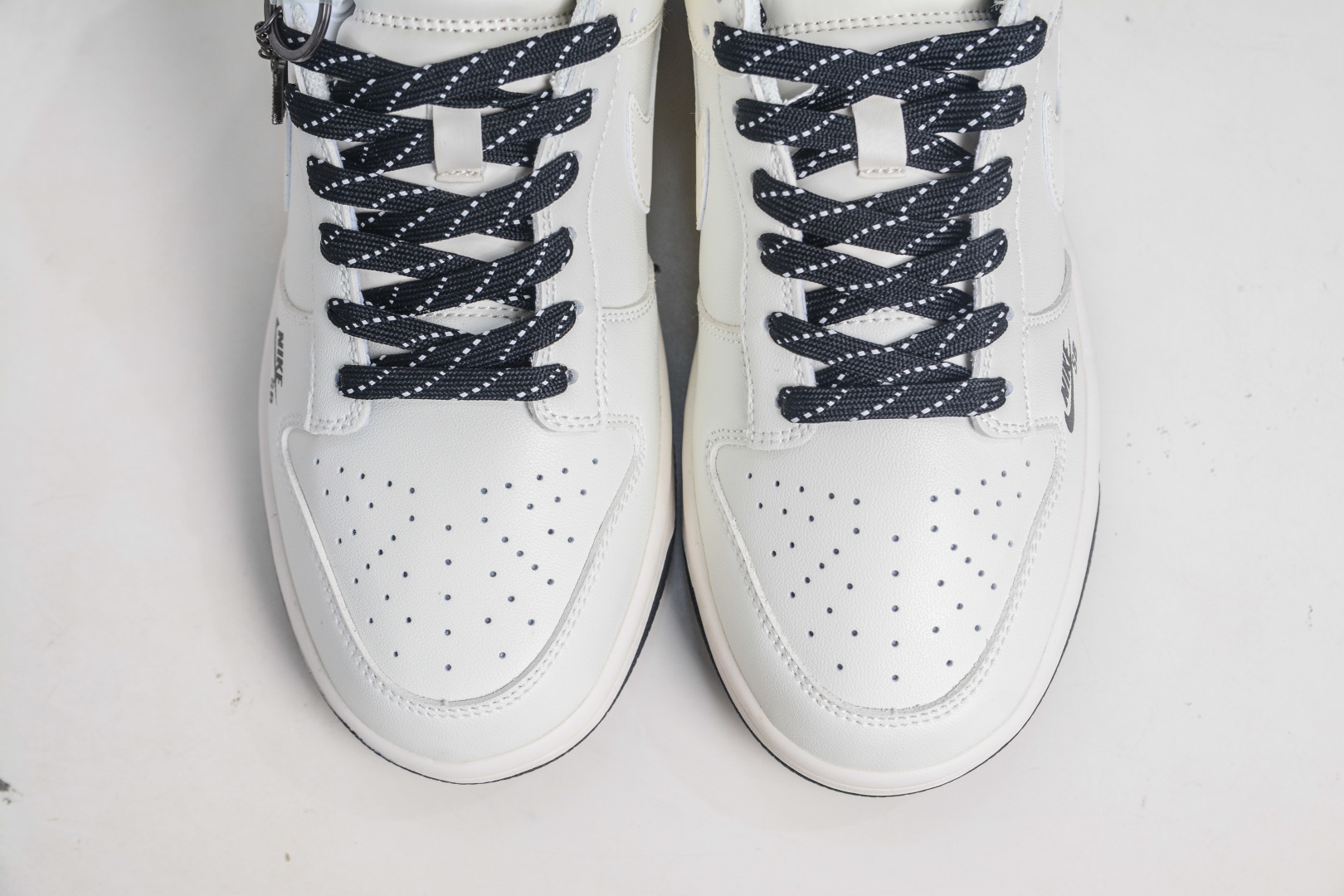 270 Nike SB Dunk Low x NIKE 耐克联名-米白黑 CS1688-118