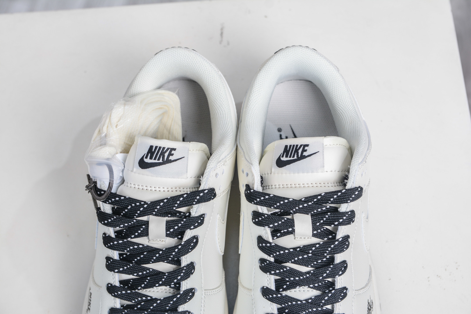 270 Nike SB Dunk Low x NIKE 耐克联名-米白黑 CS1688-118