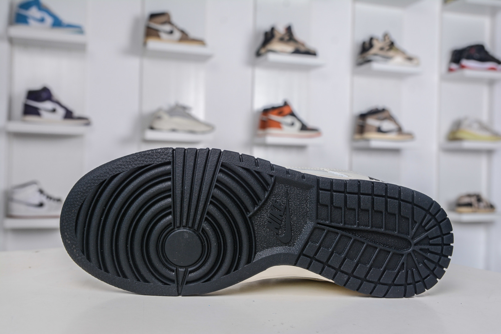 270 Nike SB Dunk Low x NIKE 耐克联名-米白黑 CS1688-118