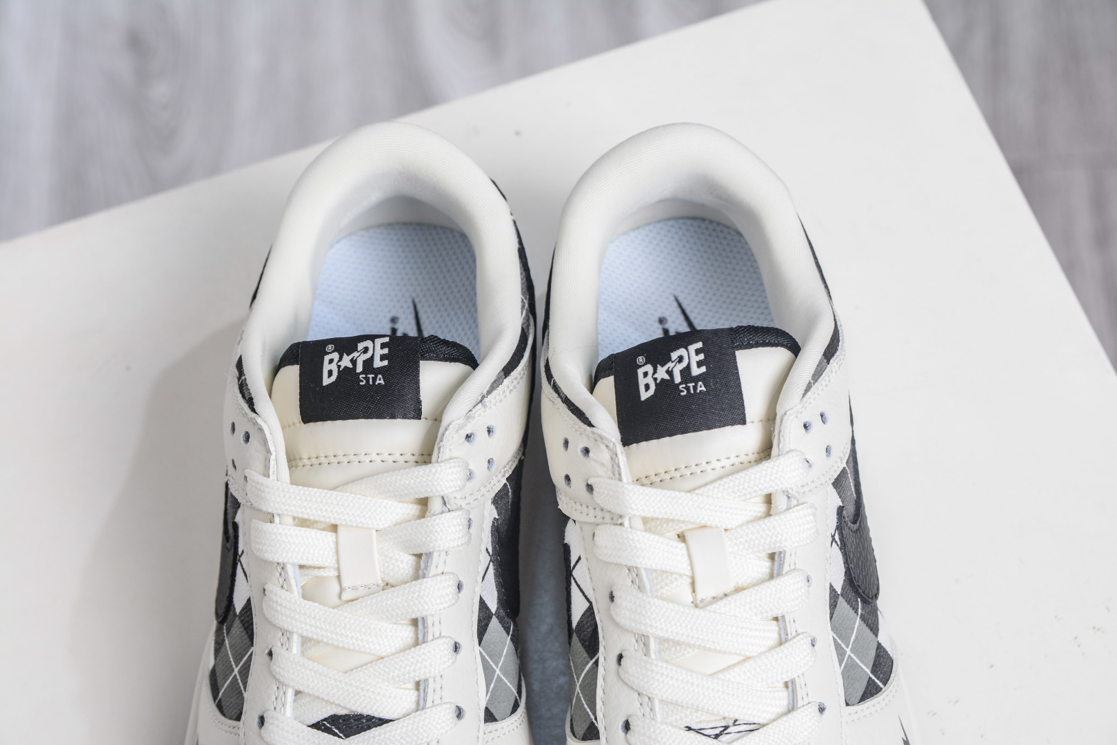 270 Nike SB Dunk Low x BAPE 猿人头联名-白黑网格 SC0601-463