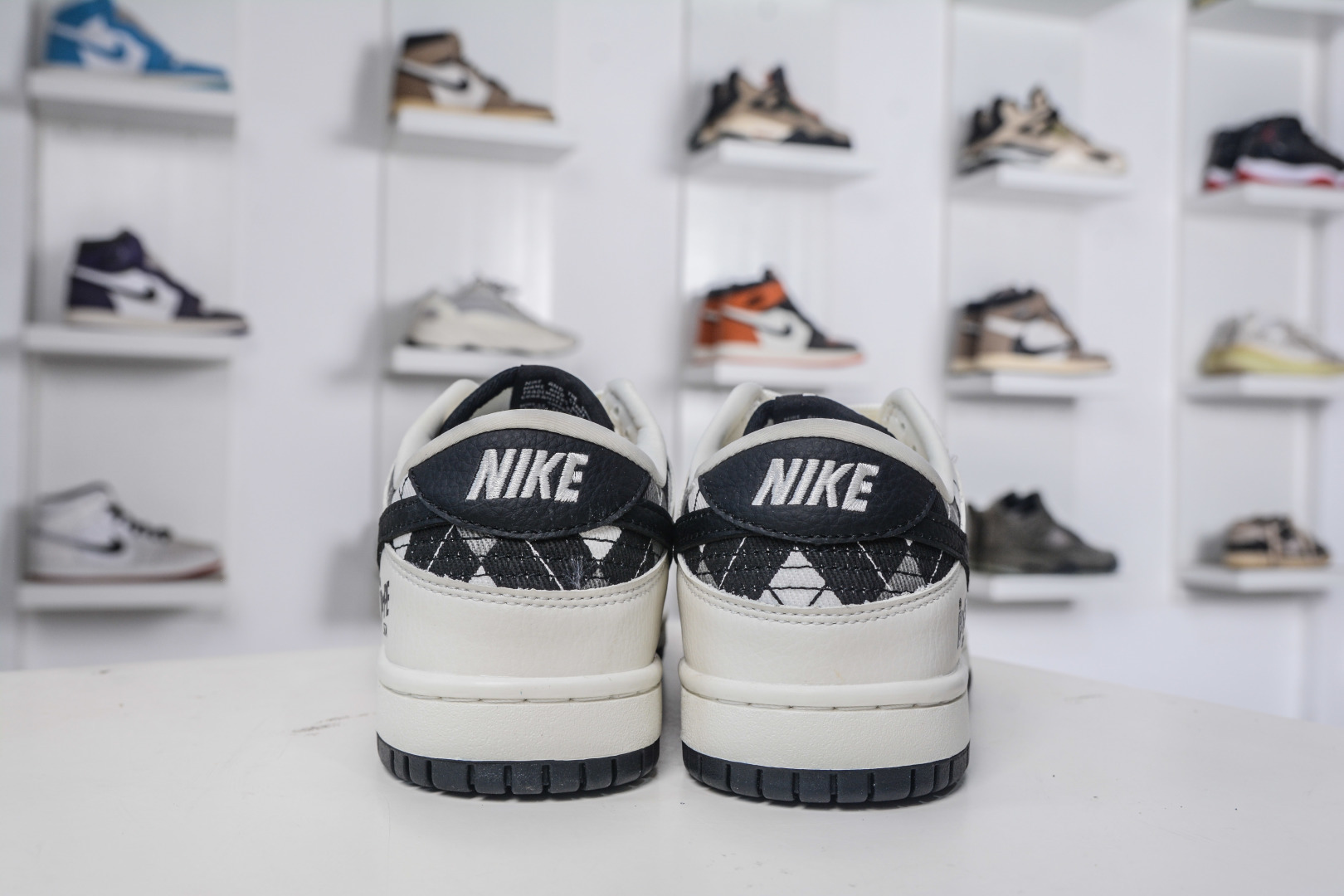 270 Nike SB Dunk Low x BAPE 猿人头联名-白黑网格 SC0601-463