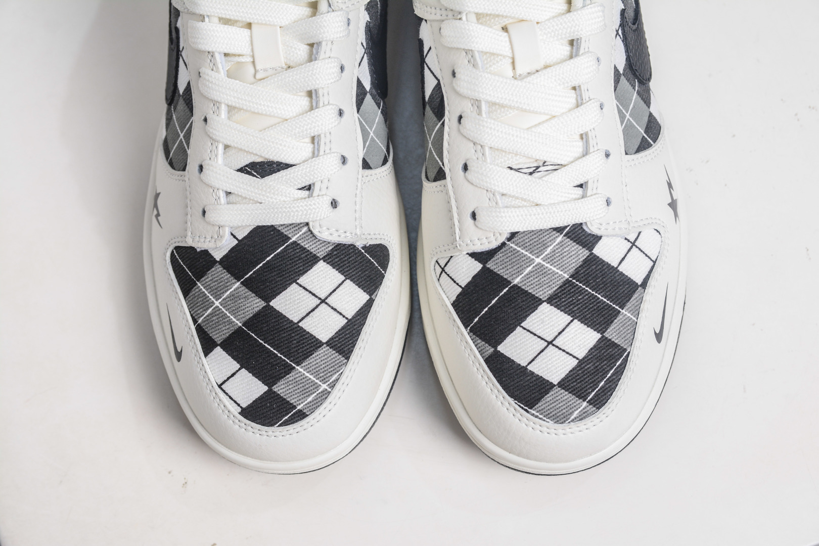 270 Nike SB Dunk Low x BAPE 猿人头联名-白黑网格 SC0601-463