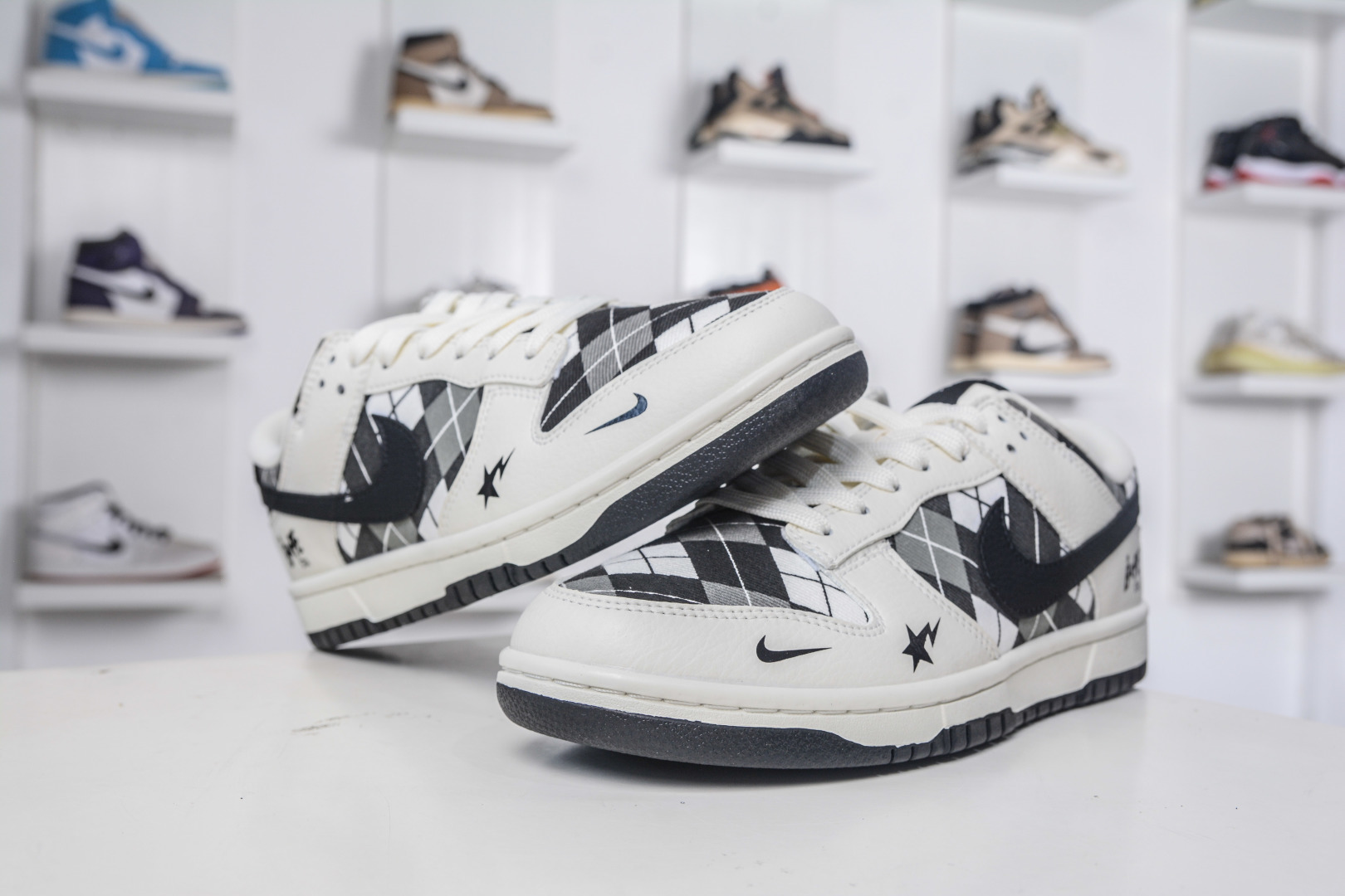 270 Nike SB Dunk Low x BAPE 猿人头联名-白黑网格 SC0601-463