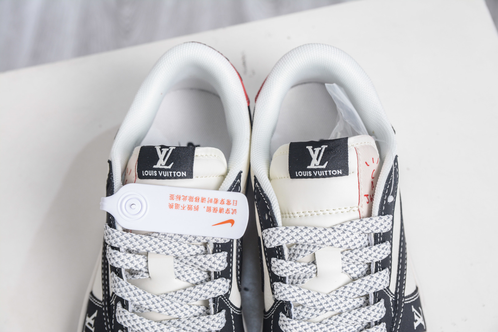 270 TS x Air Jordan x Louis Vuitton AJ1 Low 倒钩低帮LV联名-白黑红尾 ZH2598-162