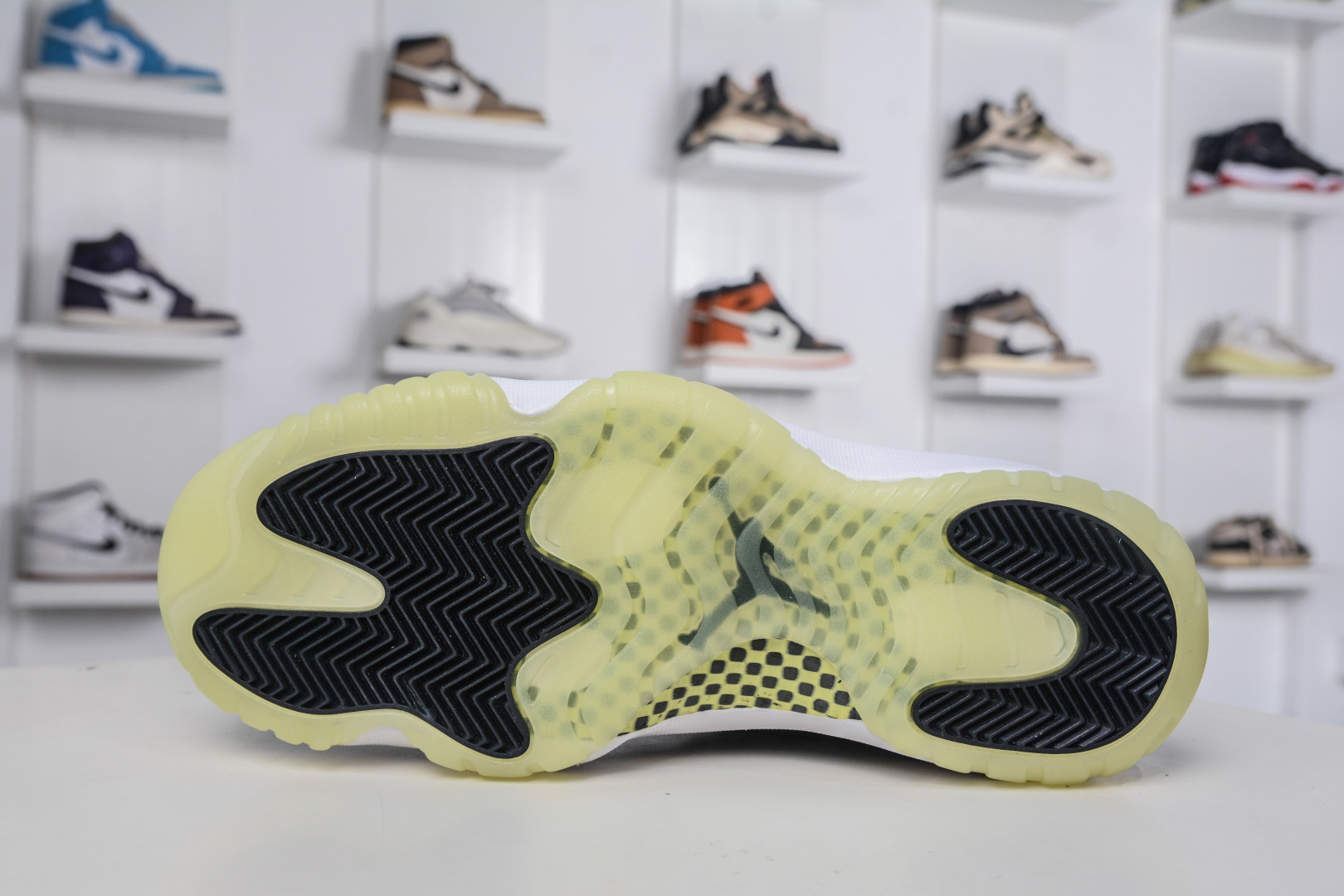 350 Air Jordan 11 ”Inner Beast” 万圣节 AJ11 高帮 IB1378-001