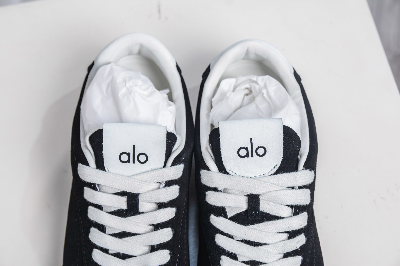 210 Alo yoga Sunset Seaker 黑色 休闲城市通勤复古薄底德迅鞋