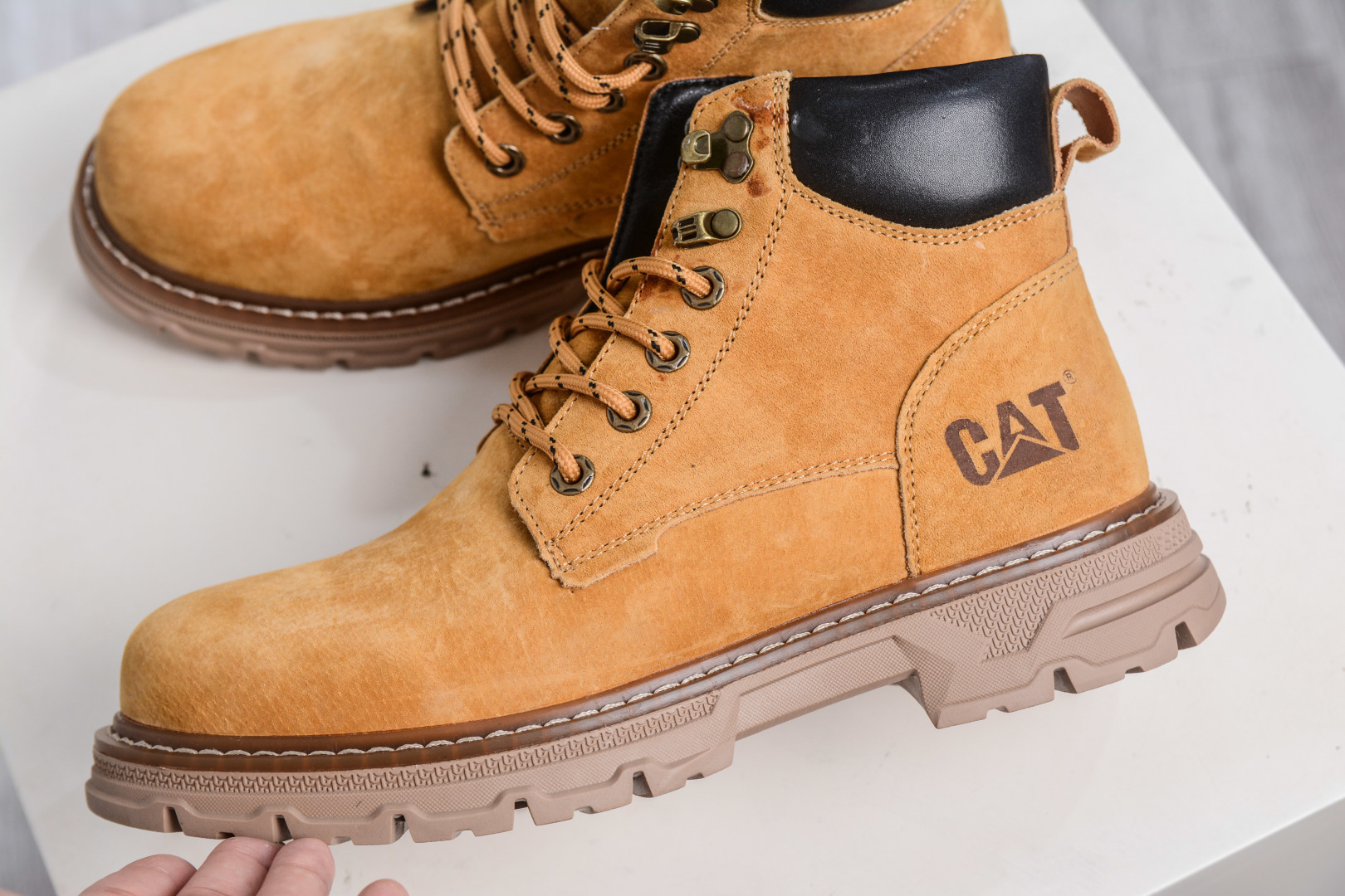 280 CAT 卡特 户外工装休闲马丁靴 时尚潮流搭配 P717815