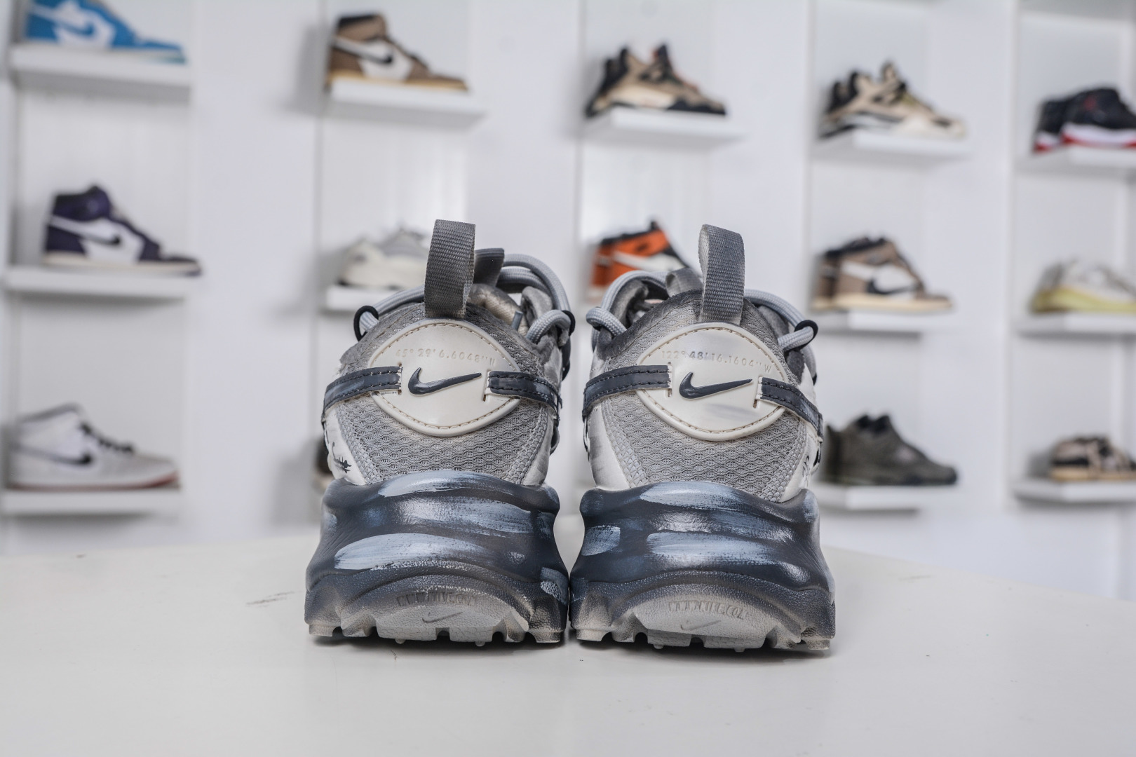 280 W NIKE TC 7900 手工定制 注入非凡时尚气息 塑就高雅外观 DD9682-100