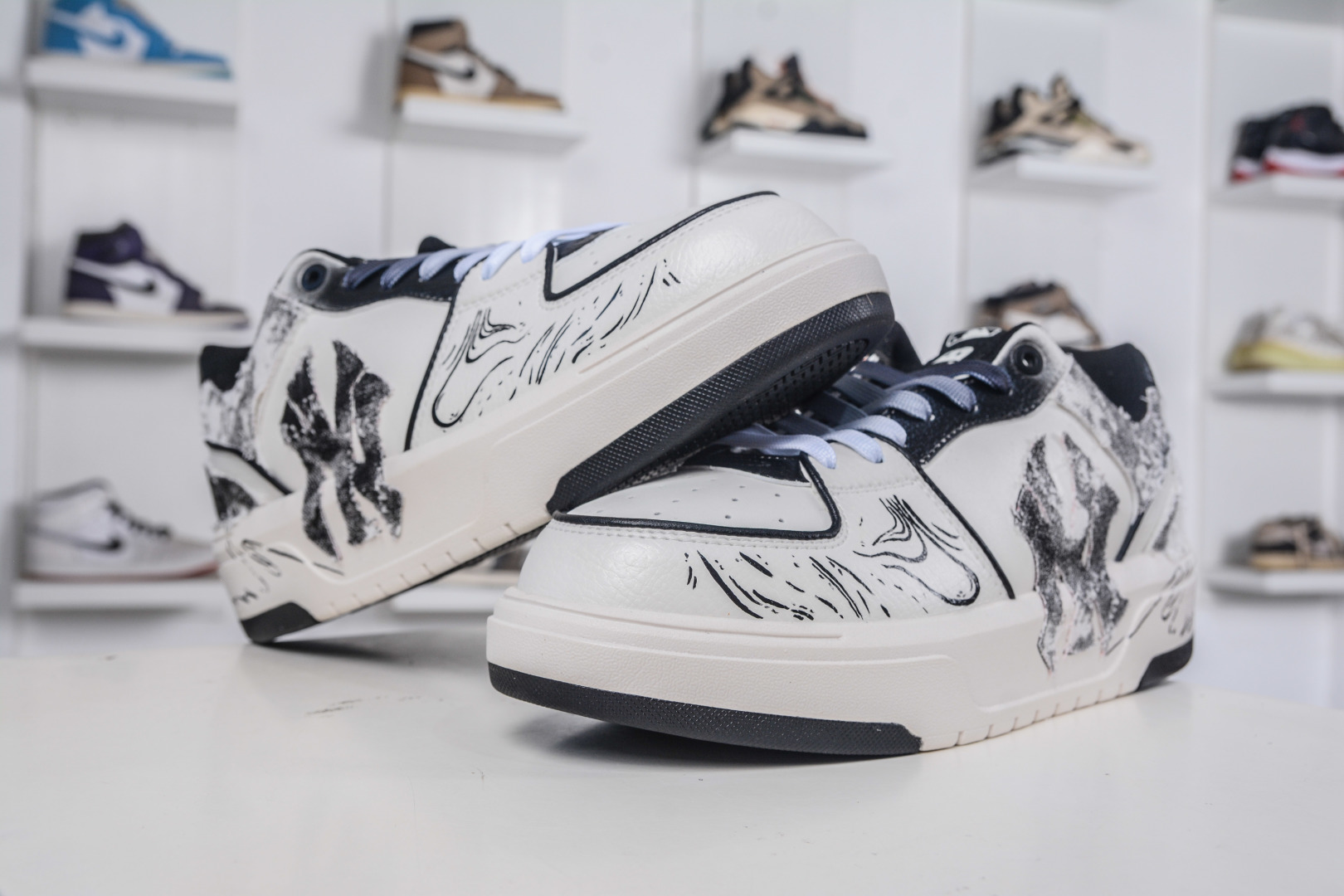 MLB Chunky Liner Graffiti Sneakers - Lightweight Platform Athletic Shoes 4 cmp i1760032923272 9743 0 3