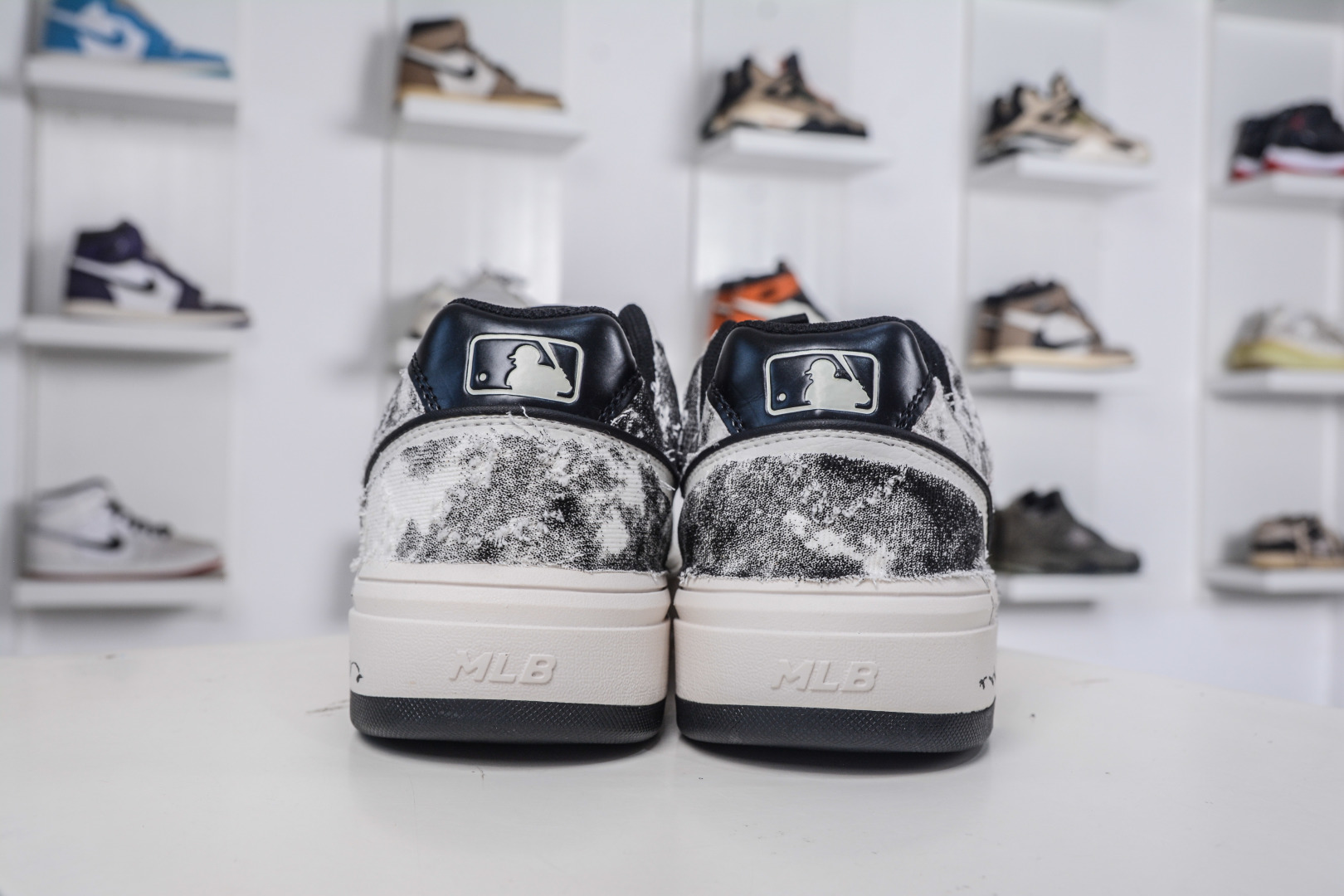 MLB Chunky Liner Graffiti Sneakers - Lightweight Platform Athletic Shoes 2 cmp i1760032924581 1222 0 1