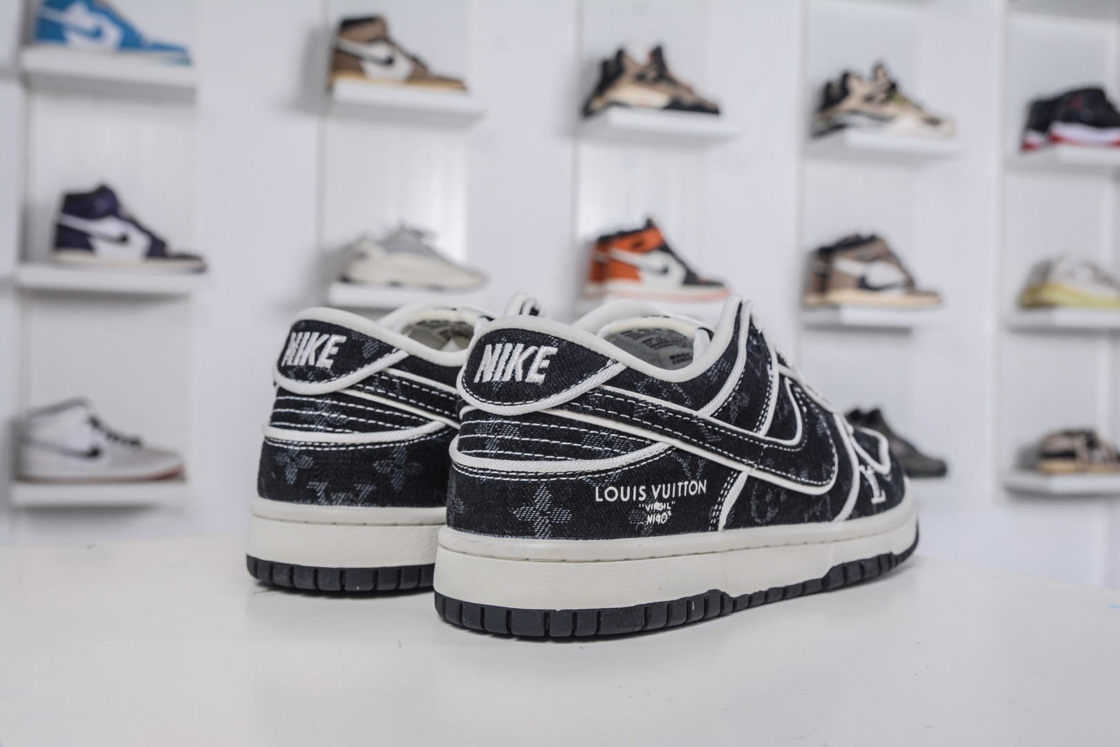 Nike SB Dunk Low x Louis Vuitton Black Denim Sneakers 7 cmp i1760033008917 7123 0 5