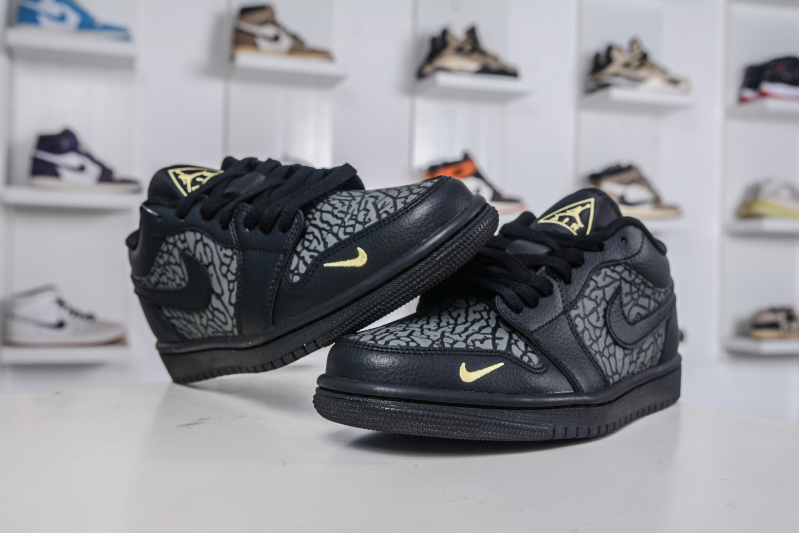 Air Jordan 1 Low Black/Cement Grey/Summit White Sneakers IM6568-010 5 cmp i1760033217128 3621 0 3