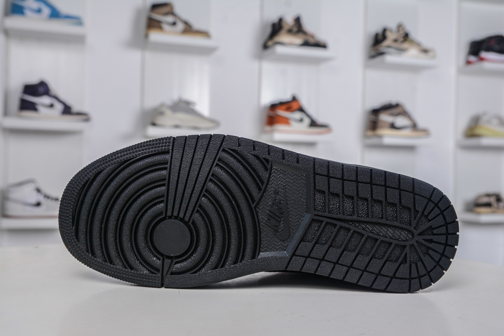 Air Jordan 1 Low Black/Cement Grey/Summit White Sneakers IM6568-010 6 cmp i1760033218231 8256 0 4