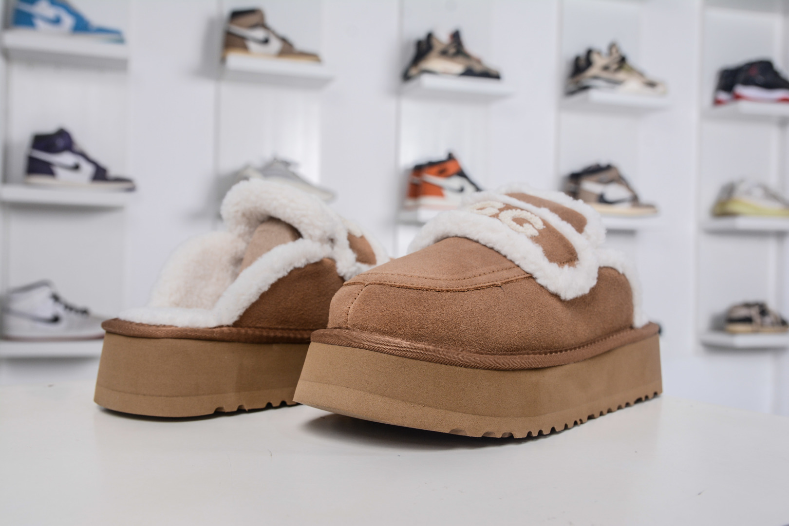 UGucci Shearling-Lined Platform Clogs, Cozy Mules for Women, Size 35-40 5 cmp i1760033451442 7112 0 3