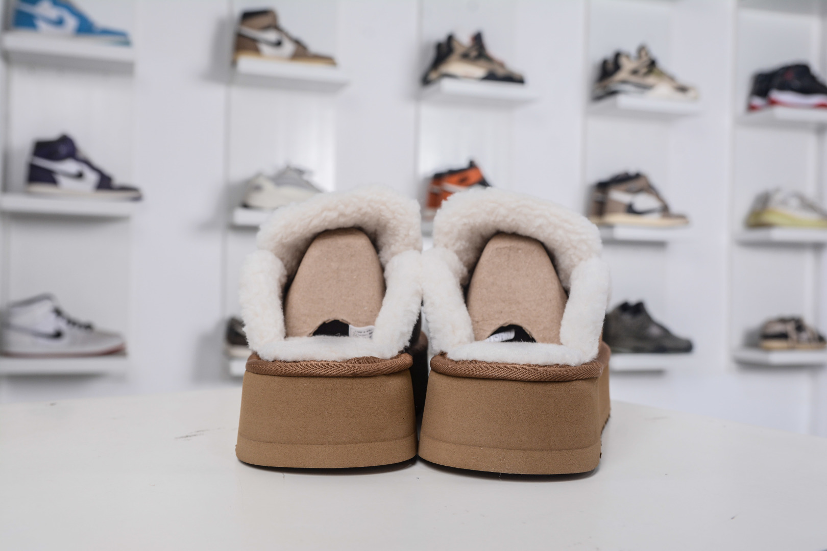 UGucci Shearling-Lined Platform Clogs, Cozy Mules for Women, Size 35-40 3 cmp i1760033453307 9347 0 1
