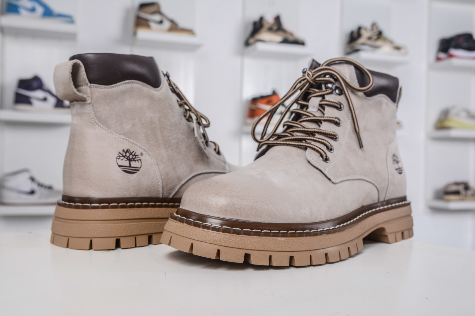 Timberland Outdoor Mid-Top Casual Boots - Premium Leather, Durable & Stylish 5 cmp i1760033553748 8253 0 3