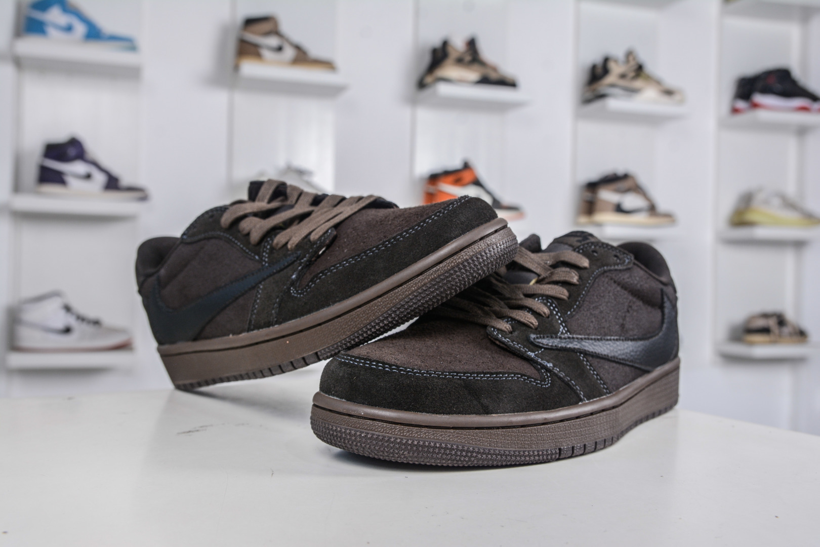 Travis Scott x Air Jordan 1 Low OG SP Brown: Premium Comfort & Style 5 cmp i1760118526070 3050 0 3