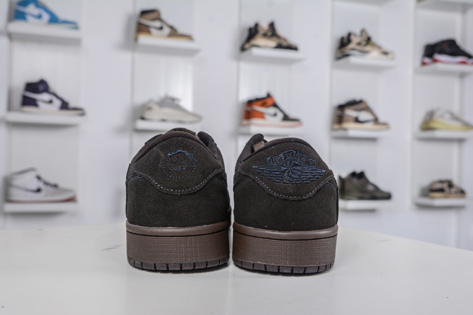 Travis Scott x Air Jordan 1 Low OG SP Brown: Premium Comfort & Style 3 cmp i1760118527293 8529 0 1