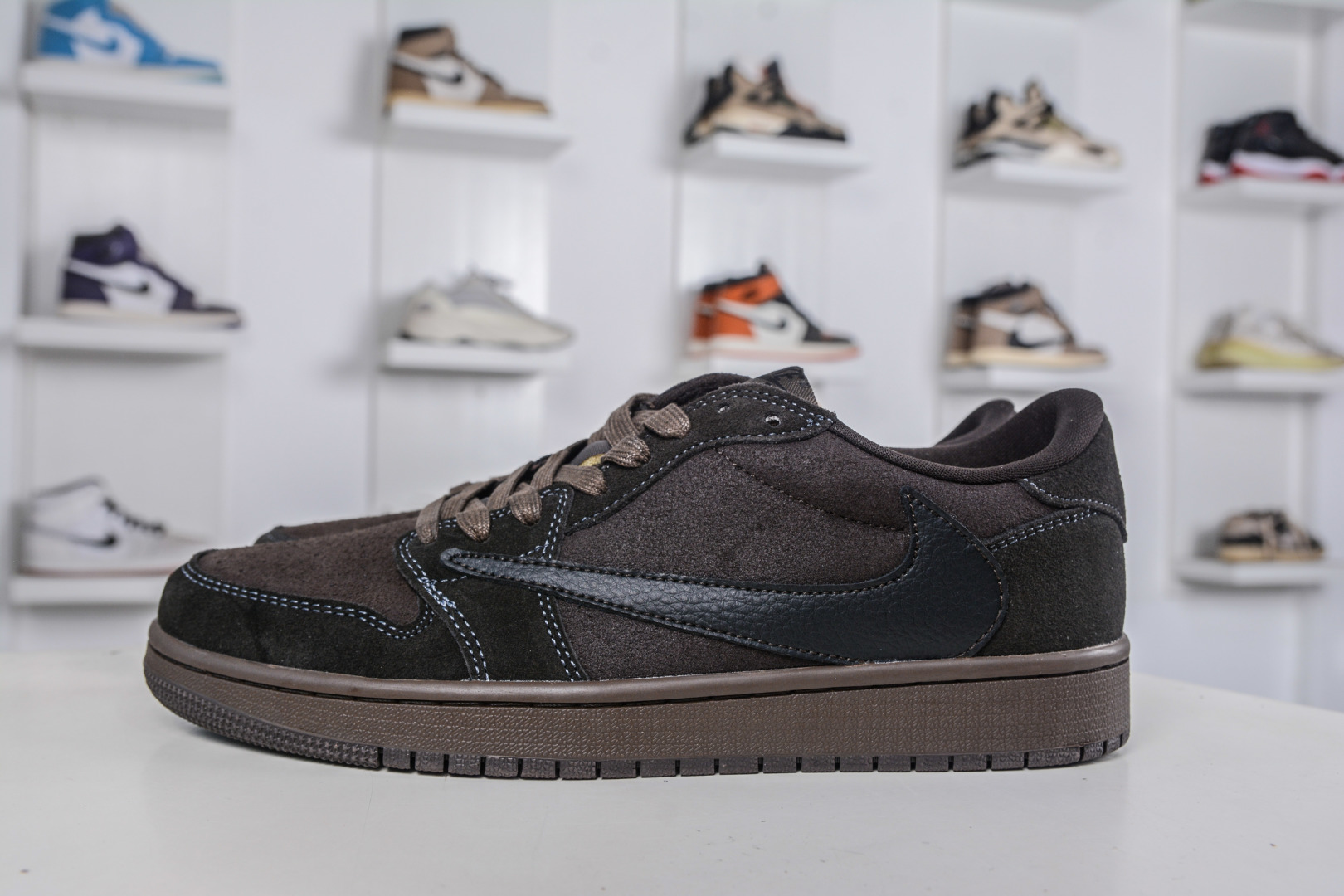 Travis Scott x Air Jordan 1 Low OG SP Brown: Premium Comfort & Style 2 cmp i1760118527305 5887 0 0