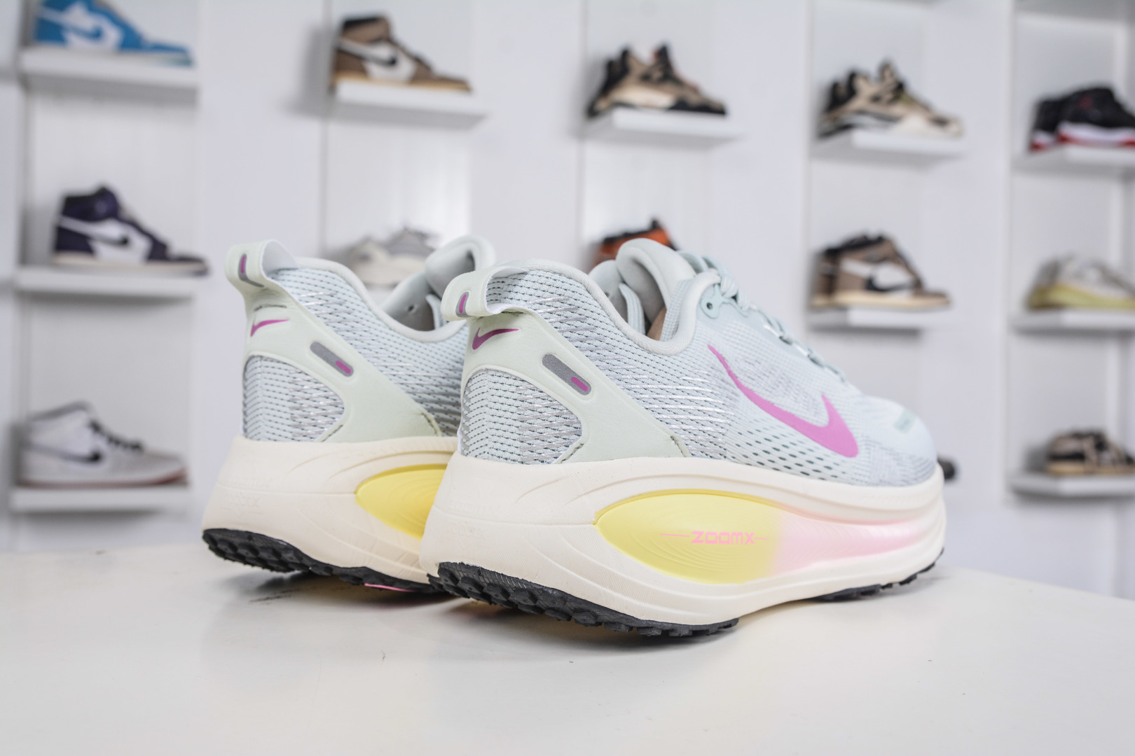 Nike Air Zoom Vomero 18 Women's Road Running Shoes - Light, Comfortable, and Stylish 7 cmp i1760118745764 1672 0 5