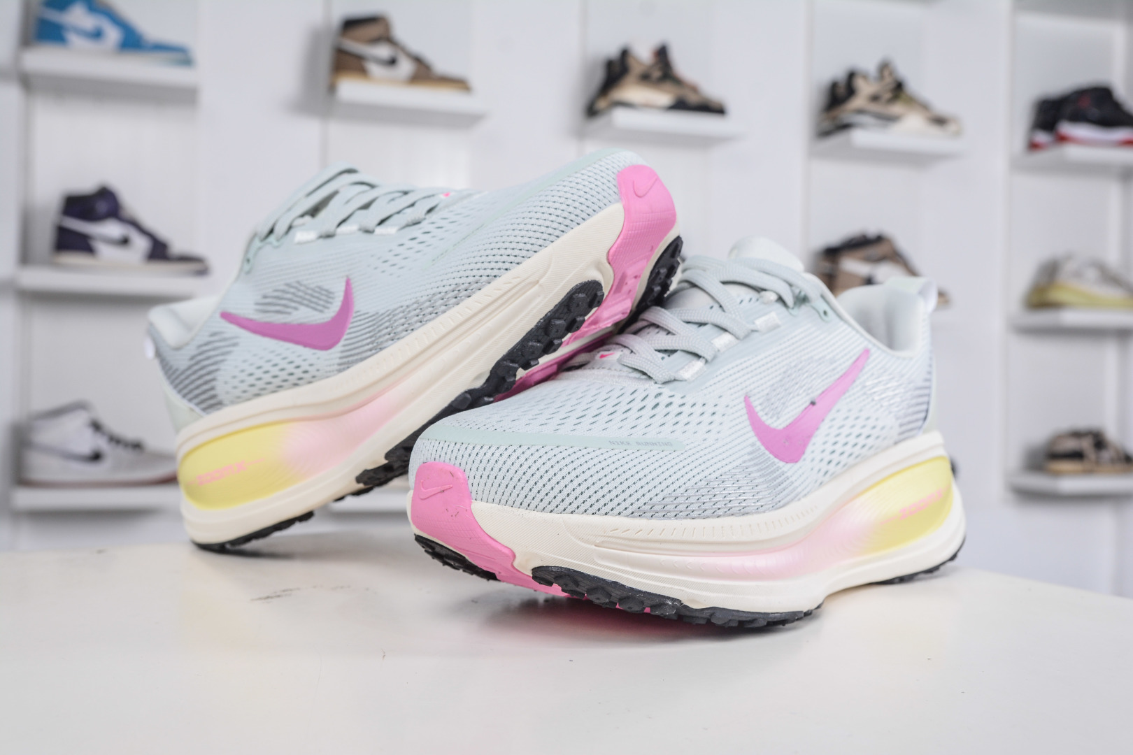 Nike Air Zoom Vomero 18 Women's Road Running Shoes - Light, Comfortable, and Stylish 5 cmp i1760118745764 888 0 3
