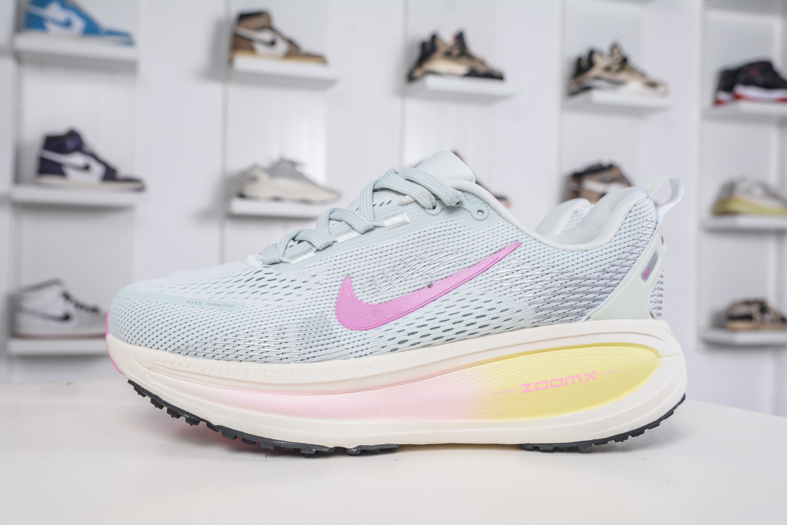 Nike Air Zoom Vomero 18 Women's Road Running Shoes - Light, Comfortable, and Stylish 2 cmp i1760118745823 2296 0 0