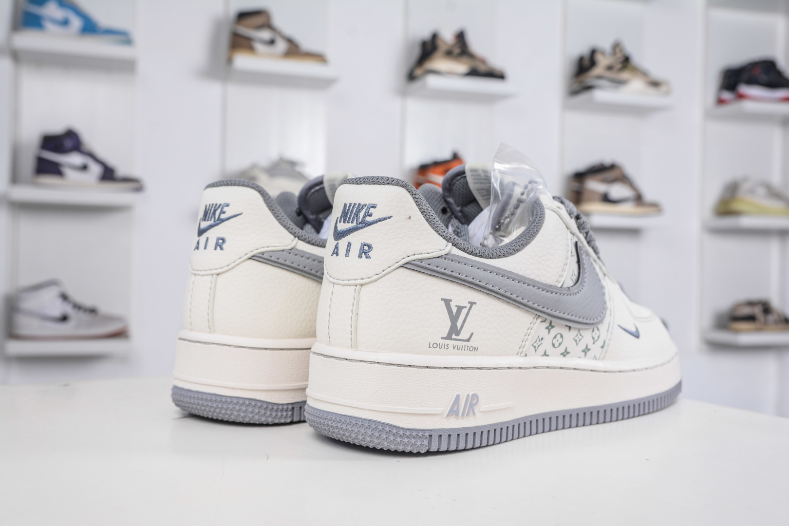 Nike Air Force 1 Low x Louis Vuitton Grey: Premium Comfort and Style 6 cmp i1760119197697 5735 0 5